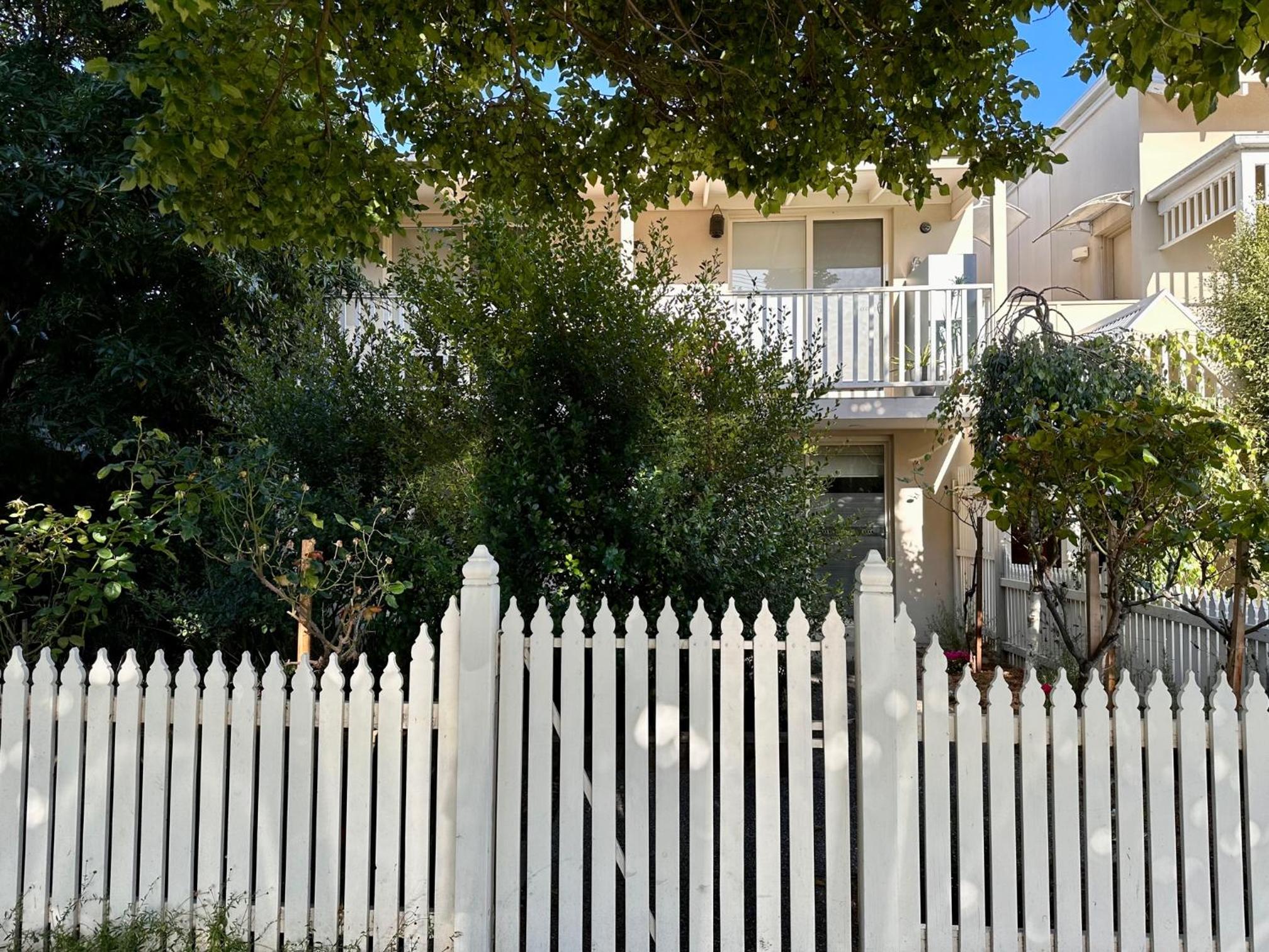 Captains Retreat Apartments and Cottages