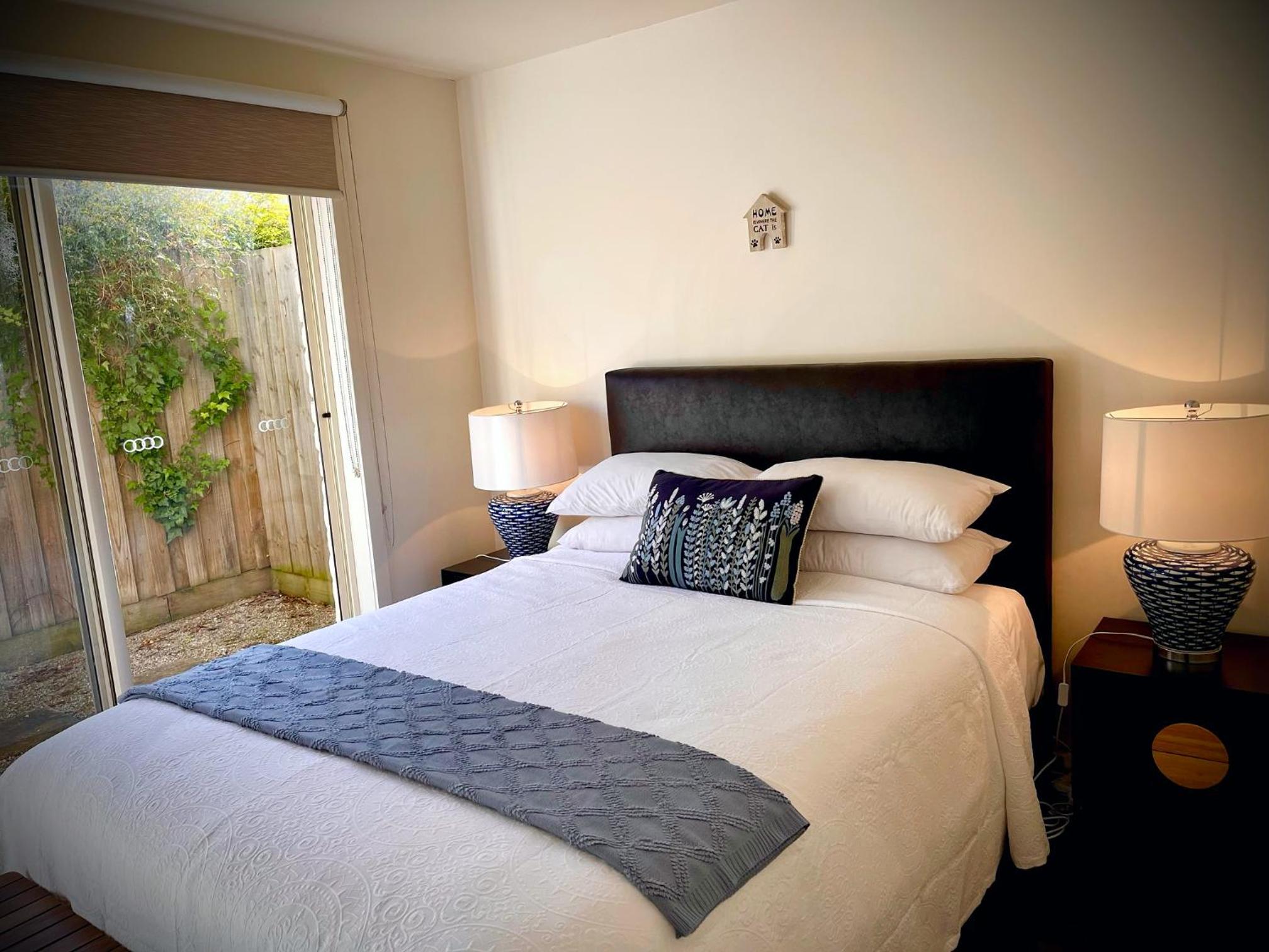 Captains Retreat Apartments and Cottages