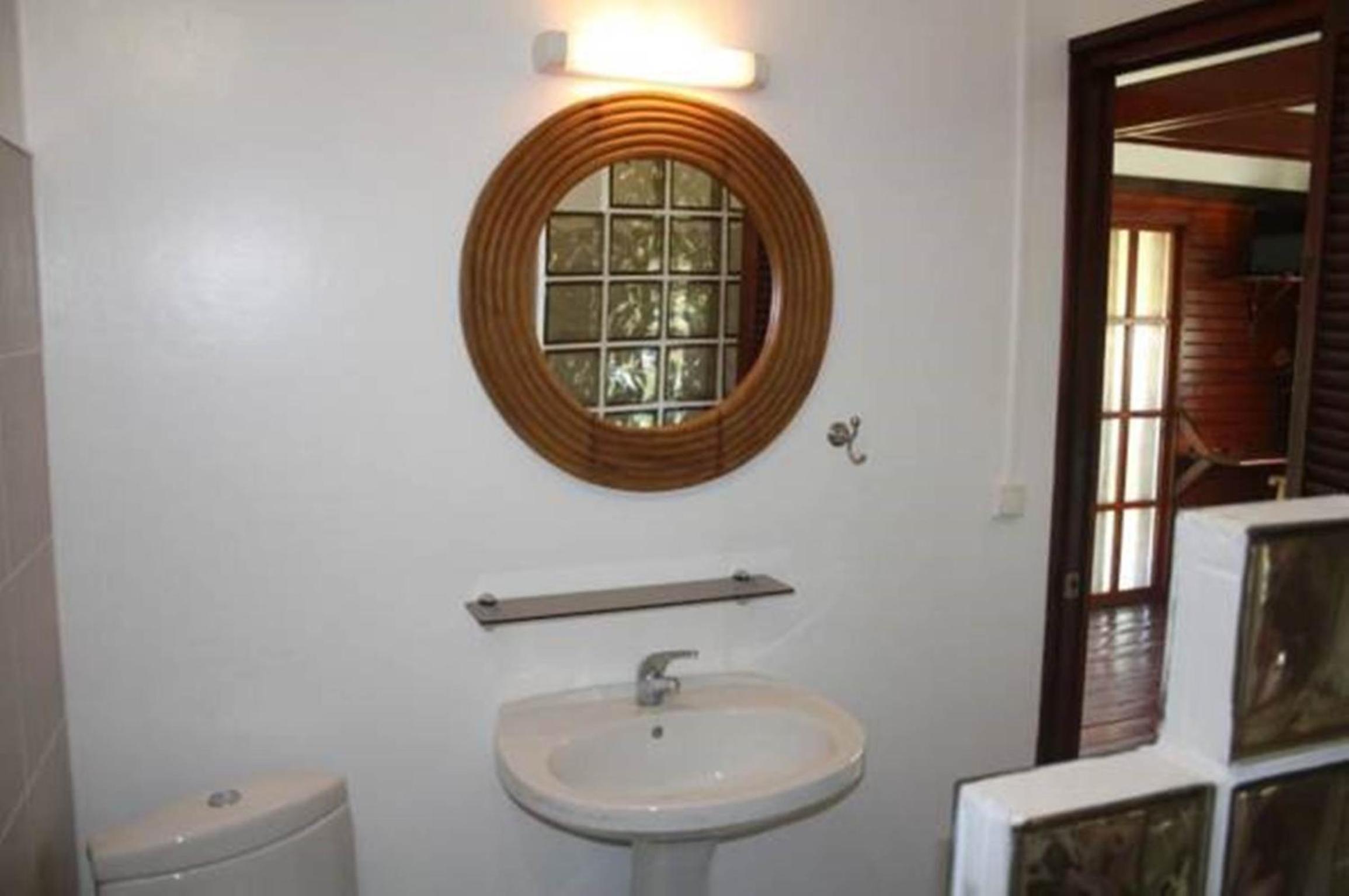 Raiatea Airport Bungalow