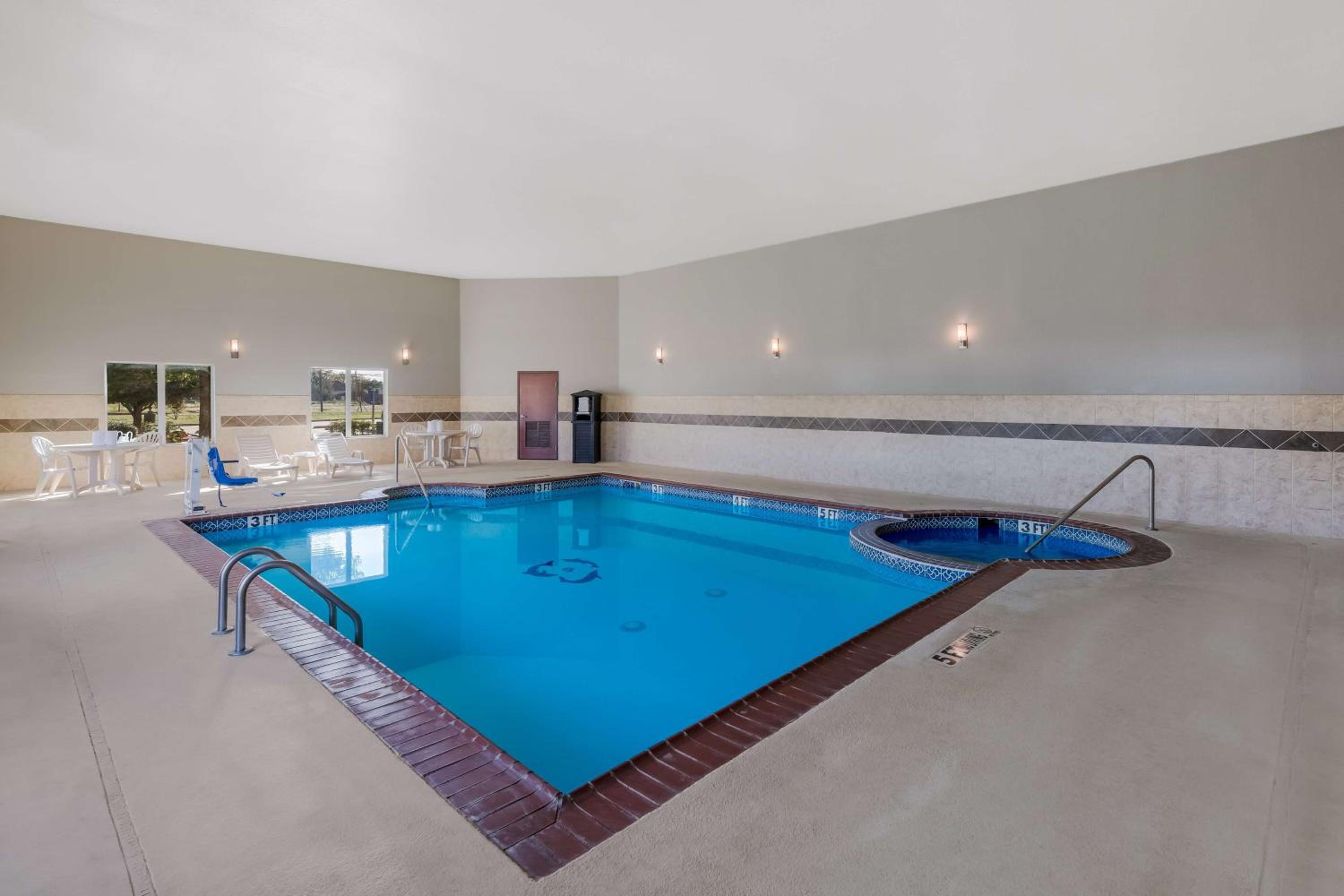 Best Western South Plains Inn & Suites