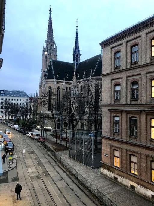 Klimatisierte Sehr Zentrale Wohnung-Loftstyle-