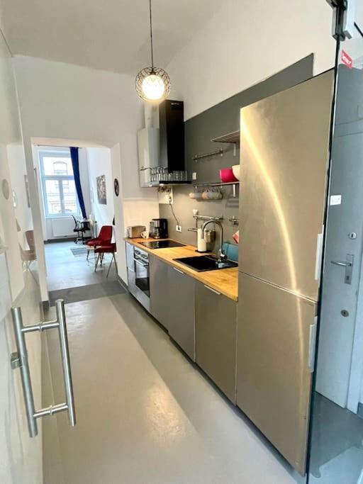 Klimatisierte Sehr Zentrale Wohnung-Loftstyle-