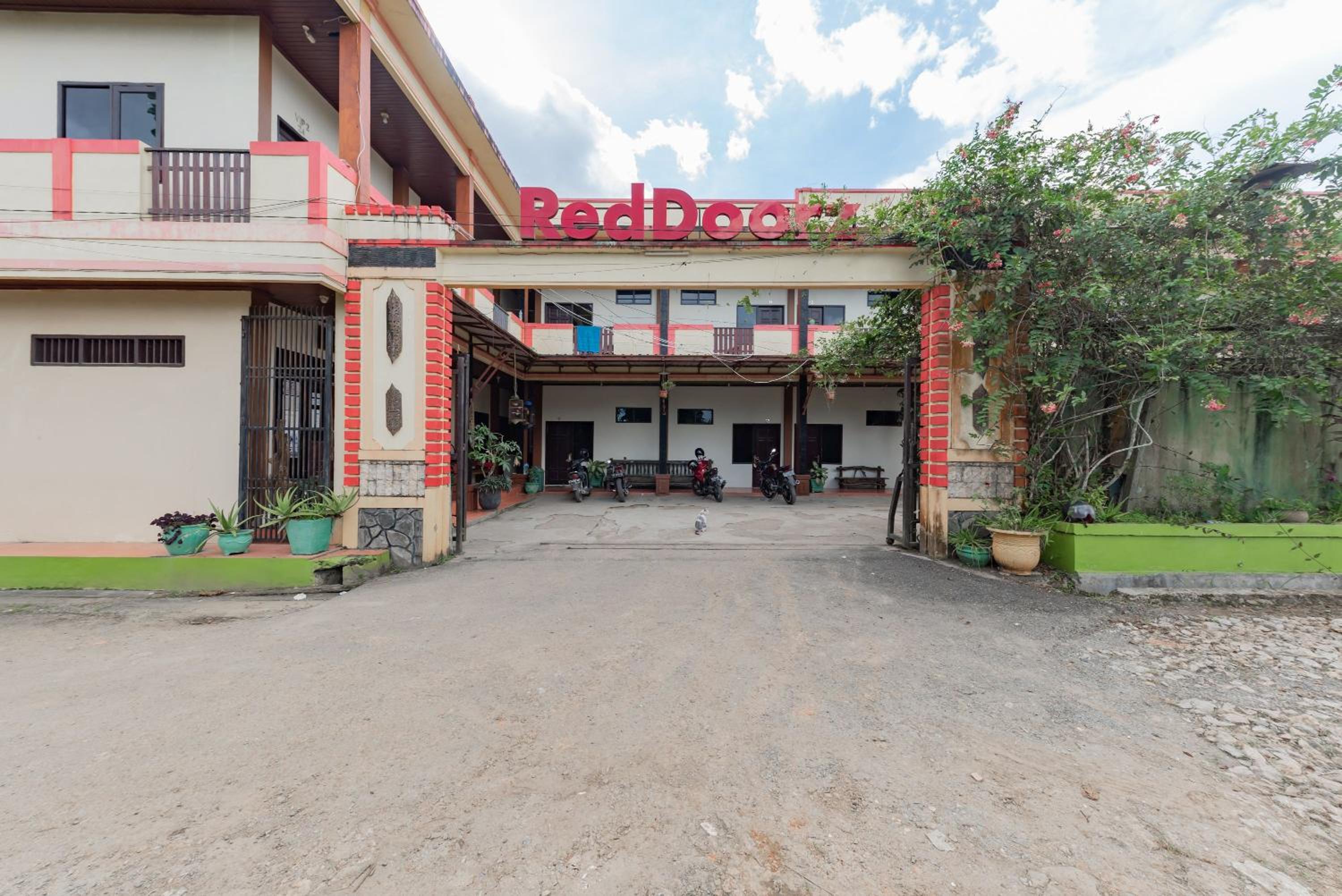 RedDoorz near Samarinda Square view 3