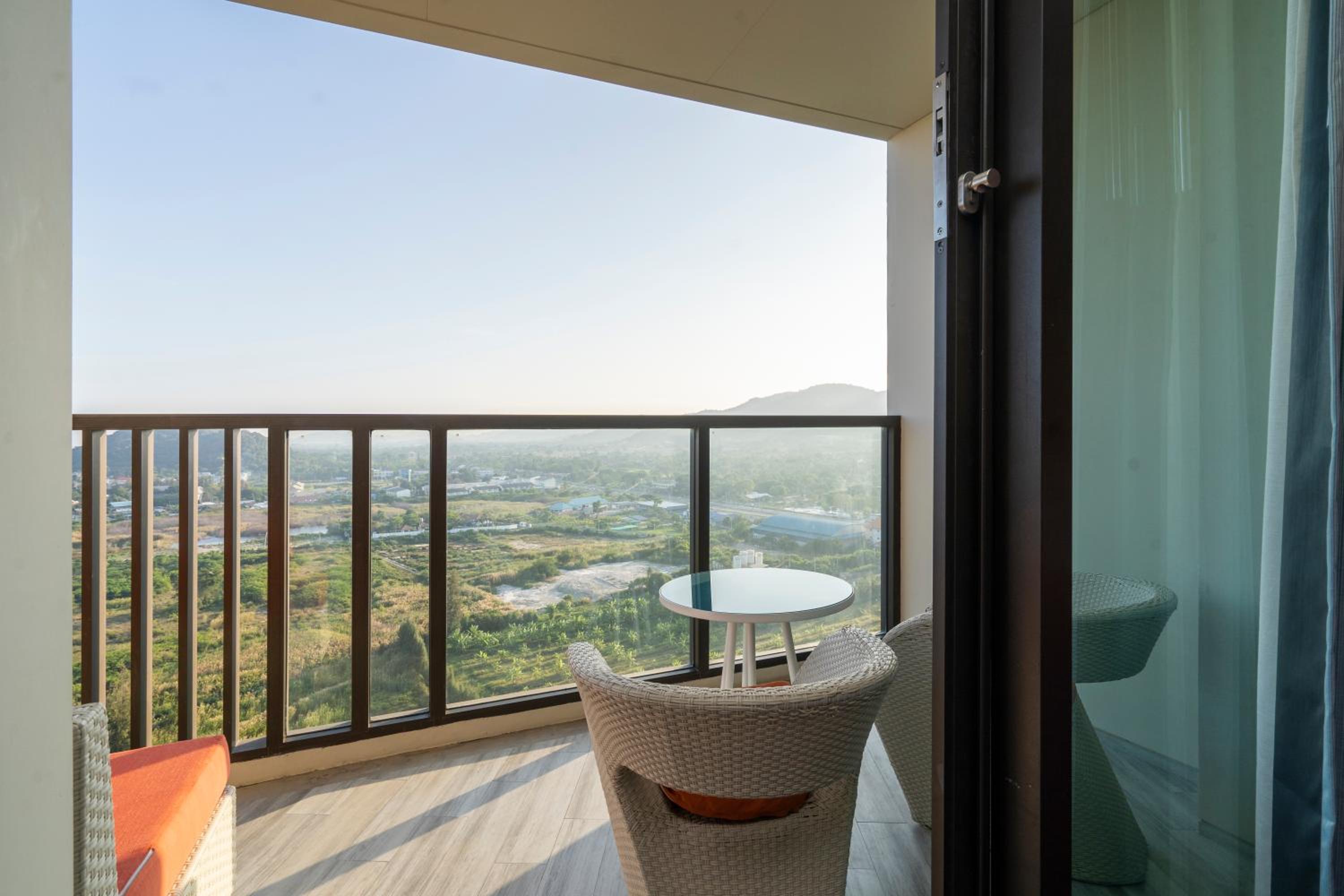 Holiday Inn Resort Vana Nava Hua Hin, an IHG Hotel 2