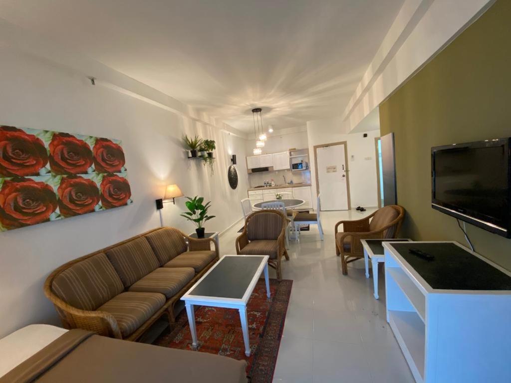 Seaview Deluxe Rainbow Paradise Tg Bungah 8pax photo 6