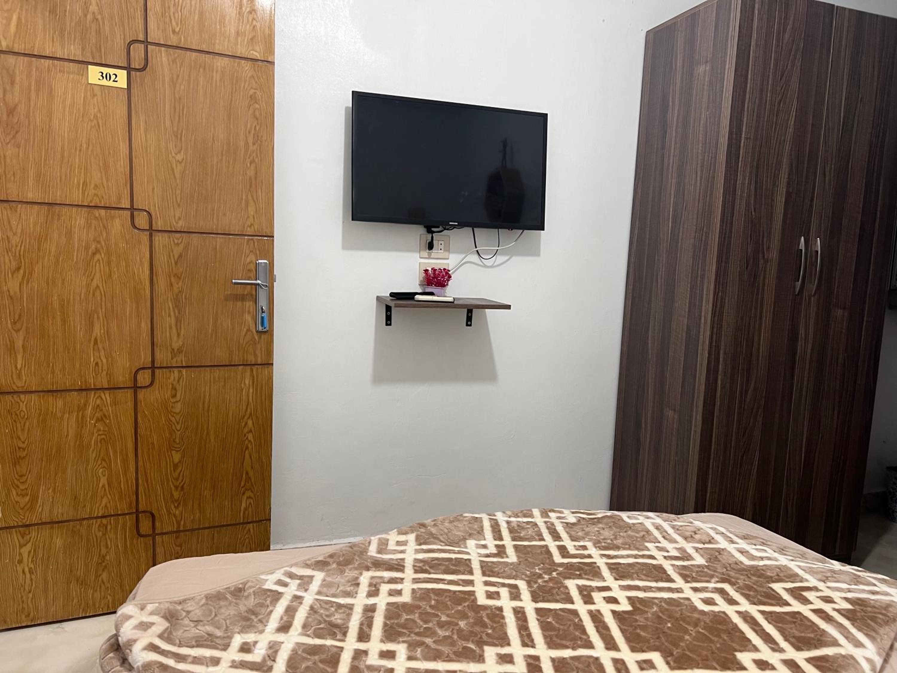Giza pyramids view homestay