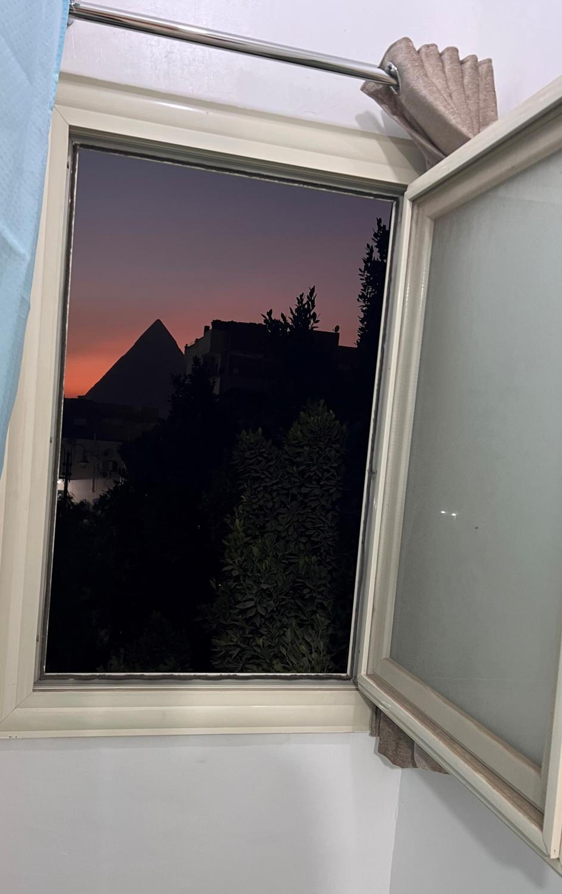 Giza pyramids view homestay