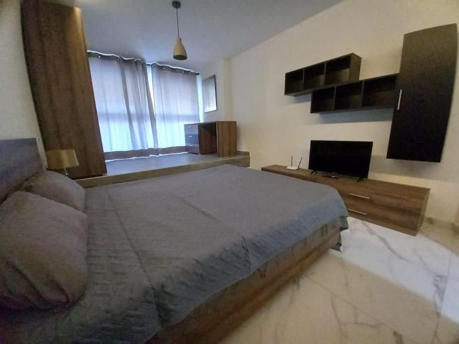 Cosy 1 bedroom studio flat view 2