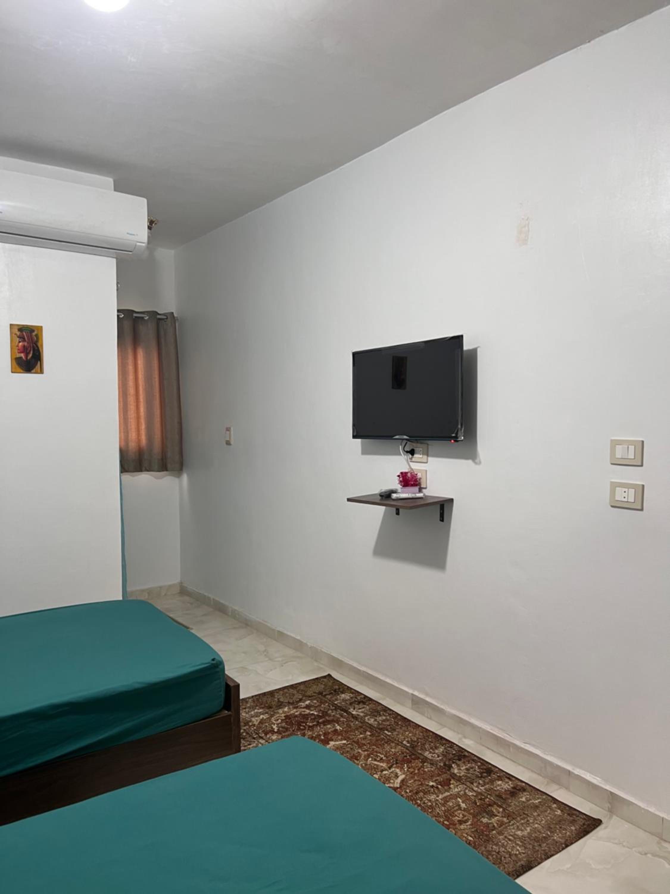 Giza pyramids view homestay