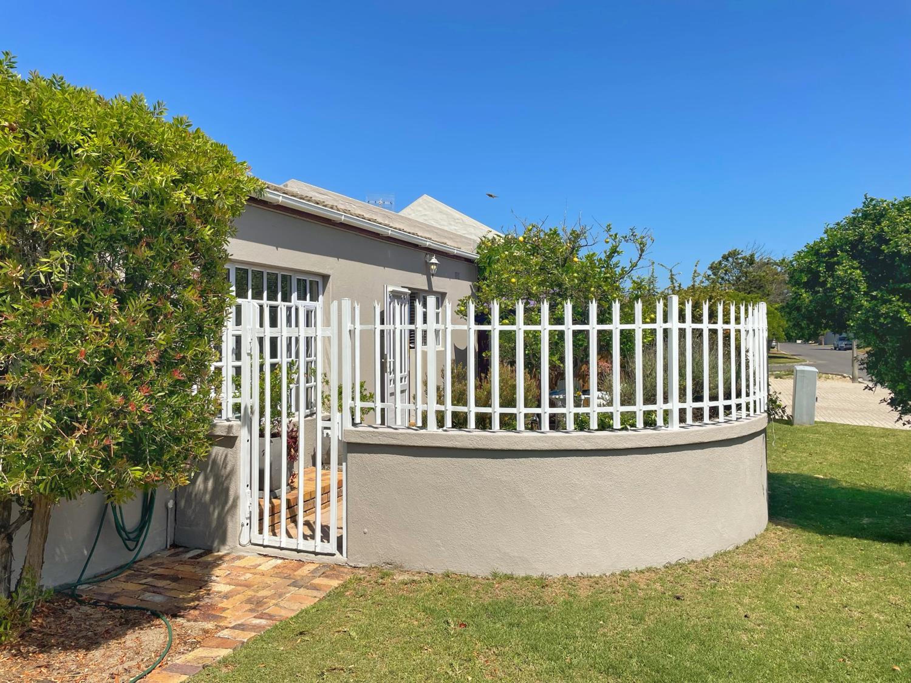Lemon Tree Cottage view 4