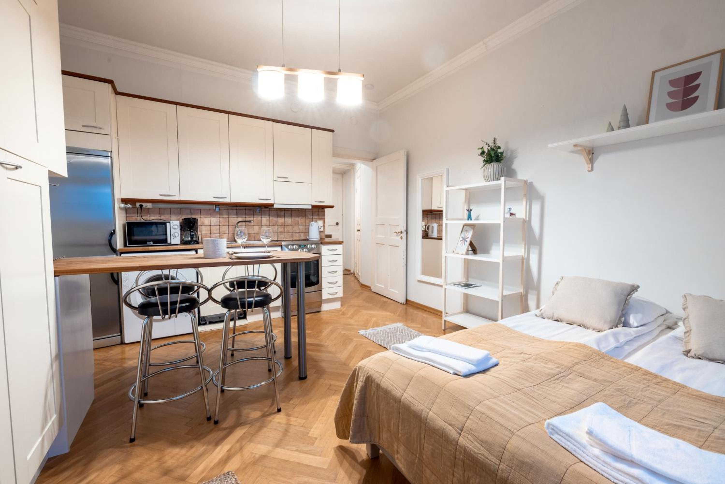 2ndhomes Cozy & Compact Top Floor Studio in Erottaja view 5