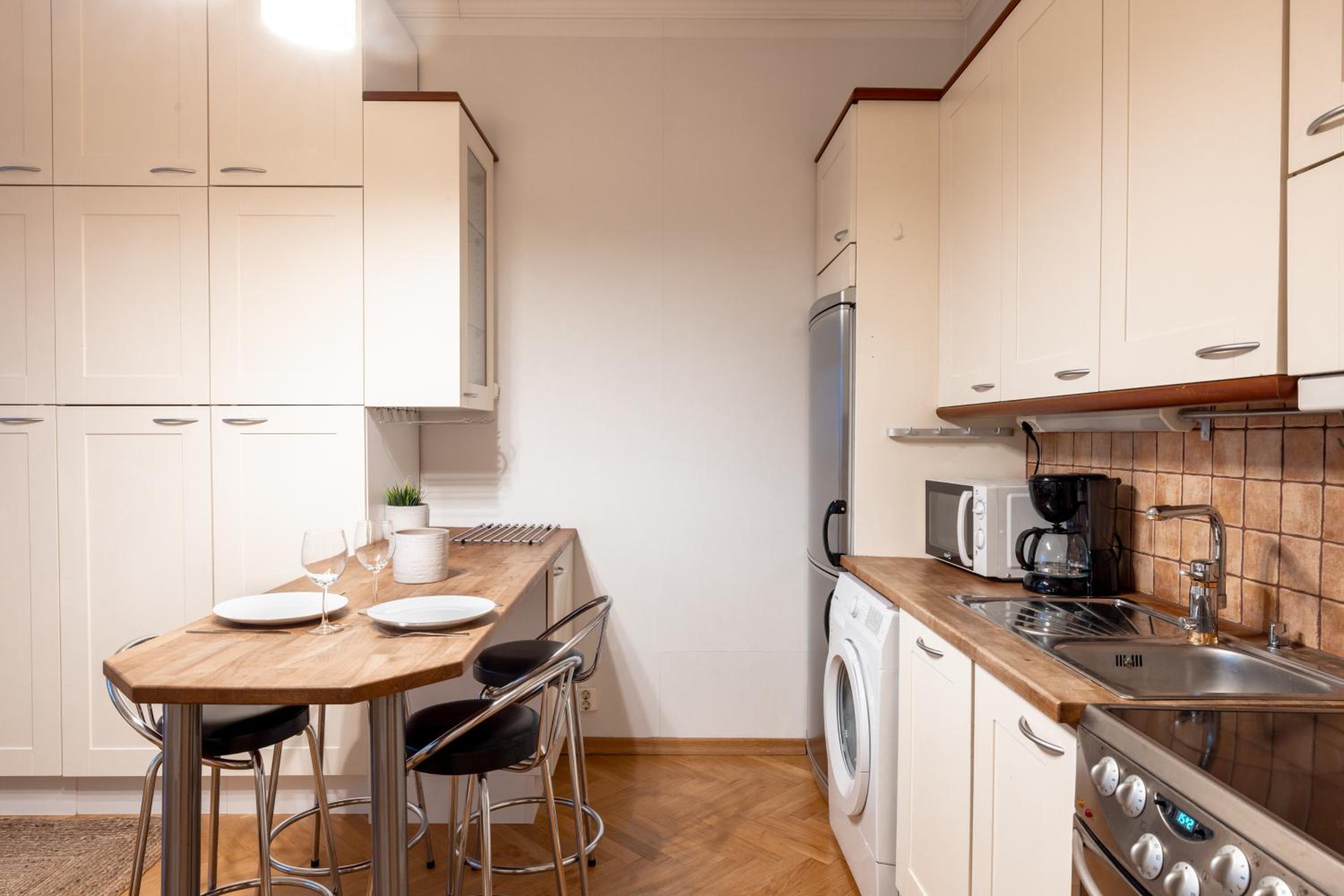 2ndhomes Cozy & Compact Top Floor Studio in Erottaja view 4