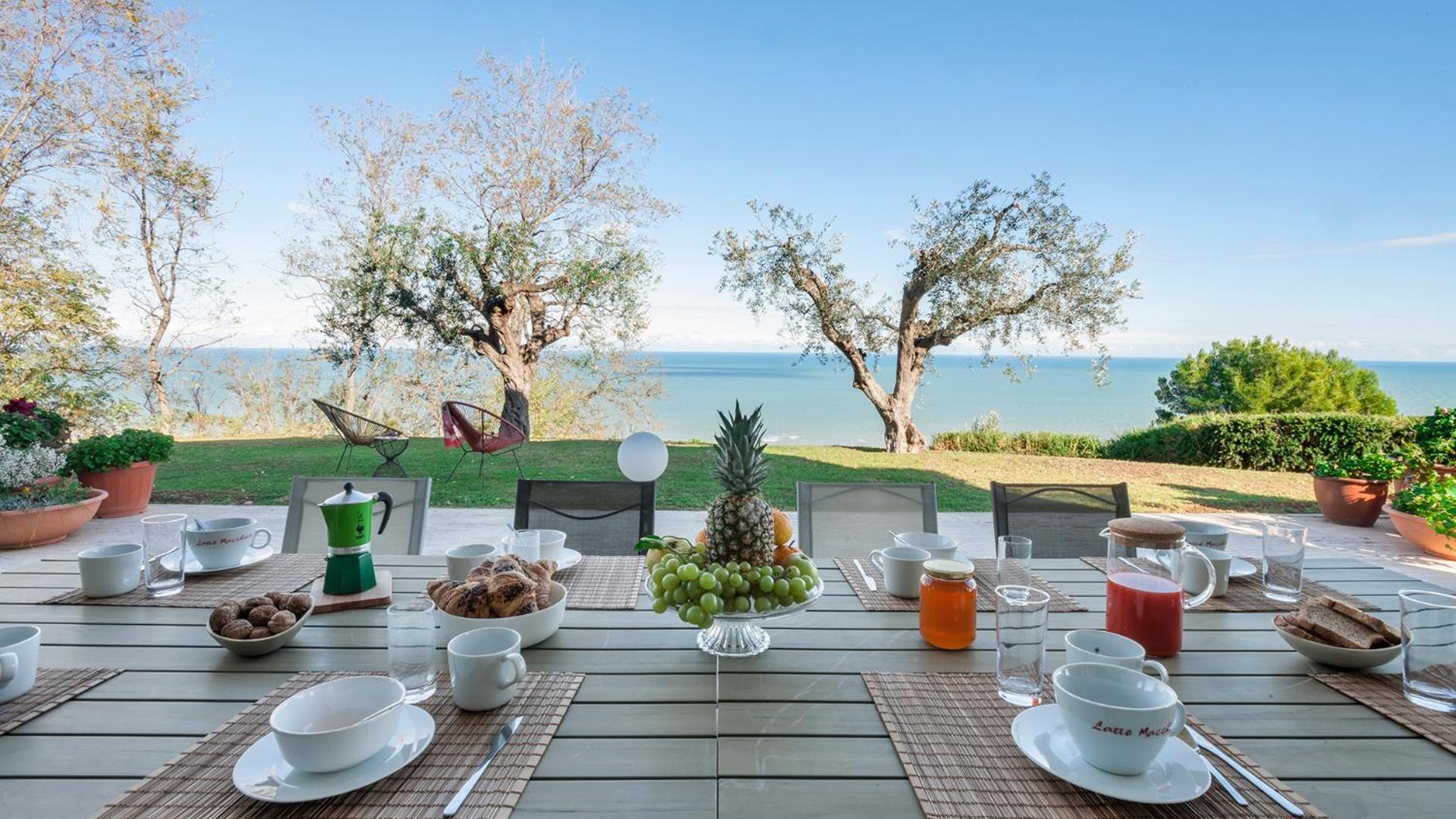 VILLA LUCENTE 6&2, Emma Villas view 5
