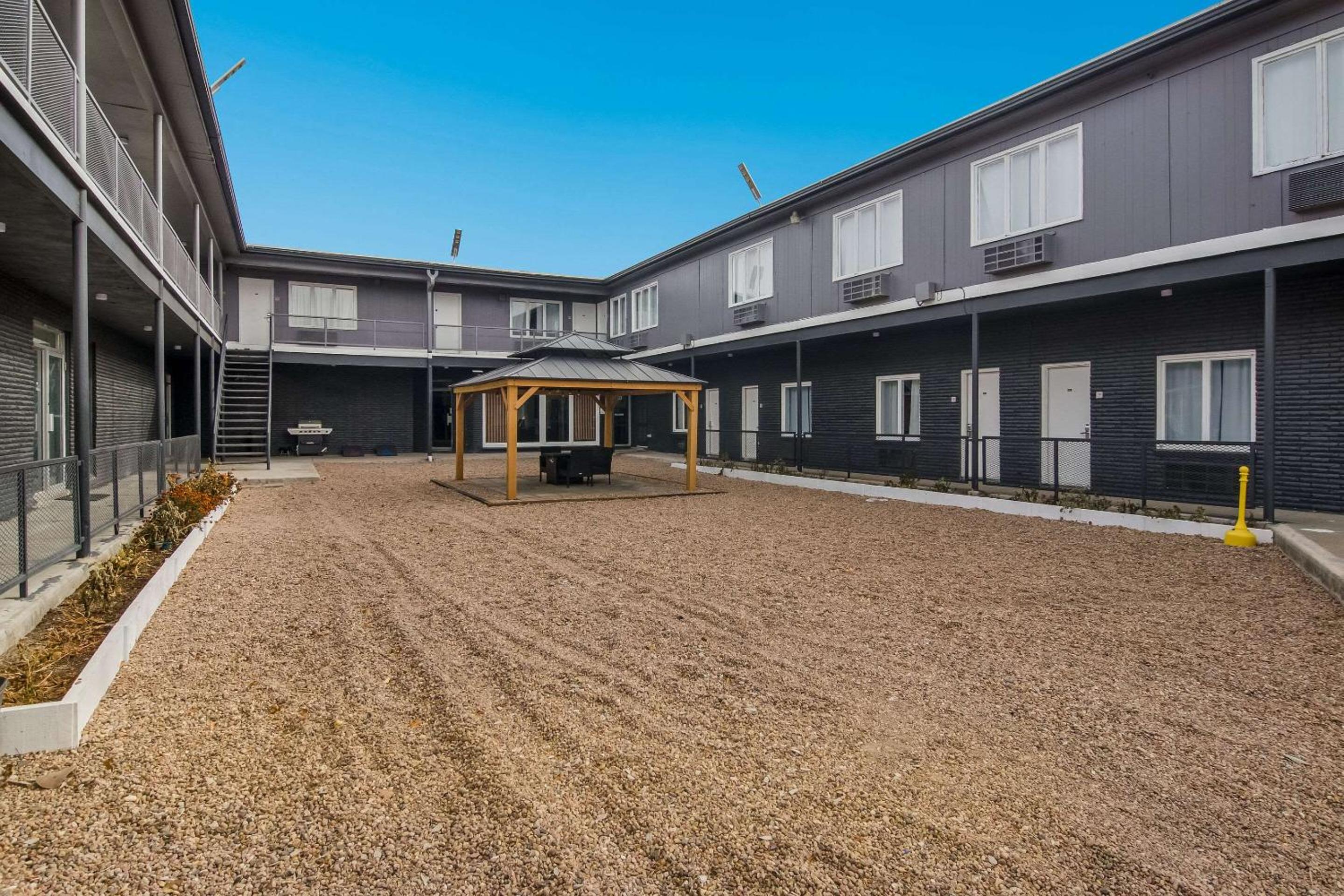 Rodeway Inn & Suites Sidney Historic Downtown I-80