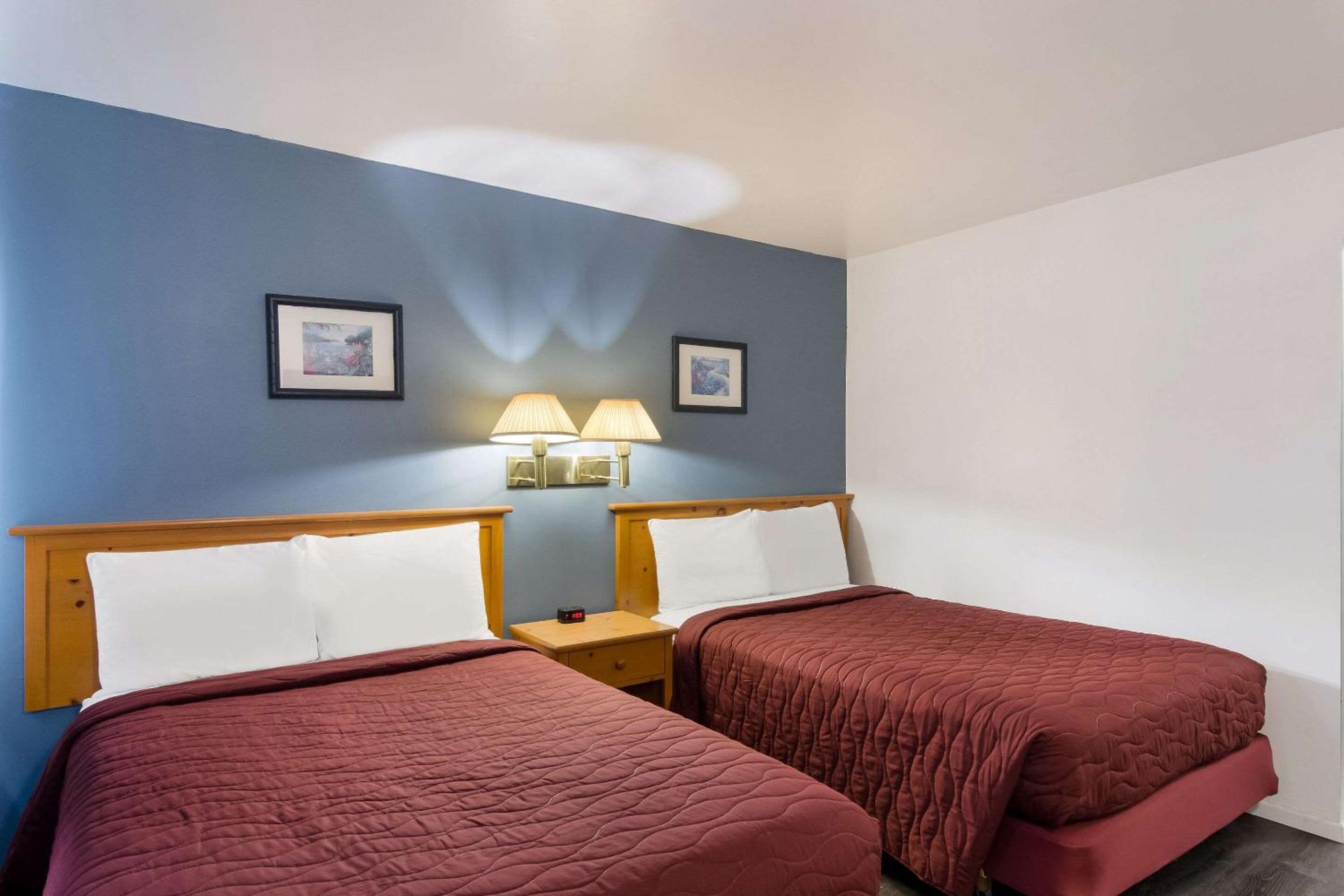 Rodeway Inn & Suites Sidney Historic Downtown I-80