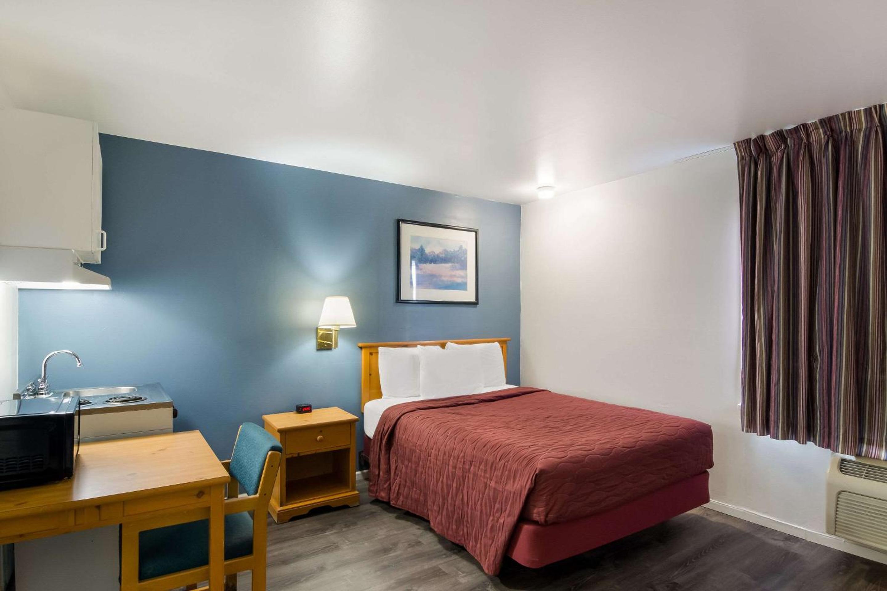 Rodeway Inn & Suites Sidney Historic Downtown I-80