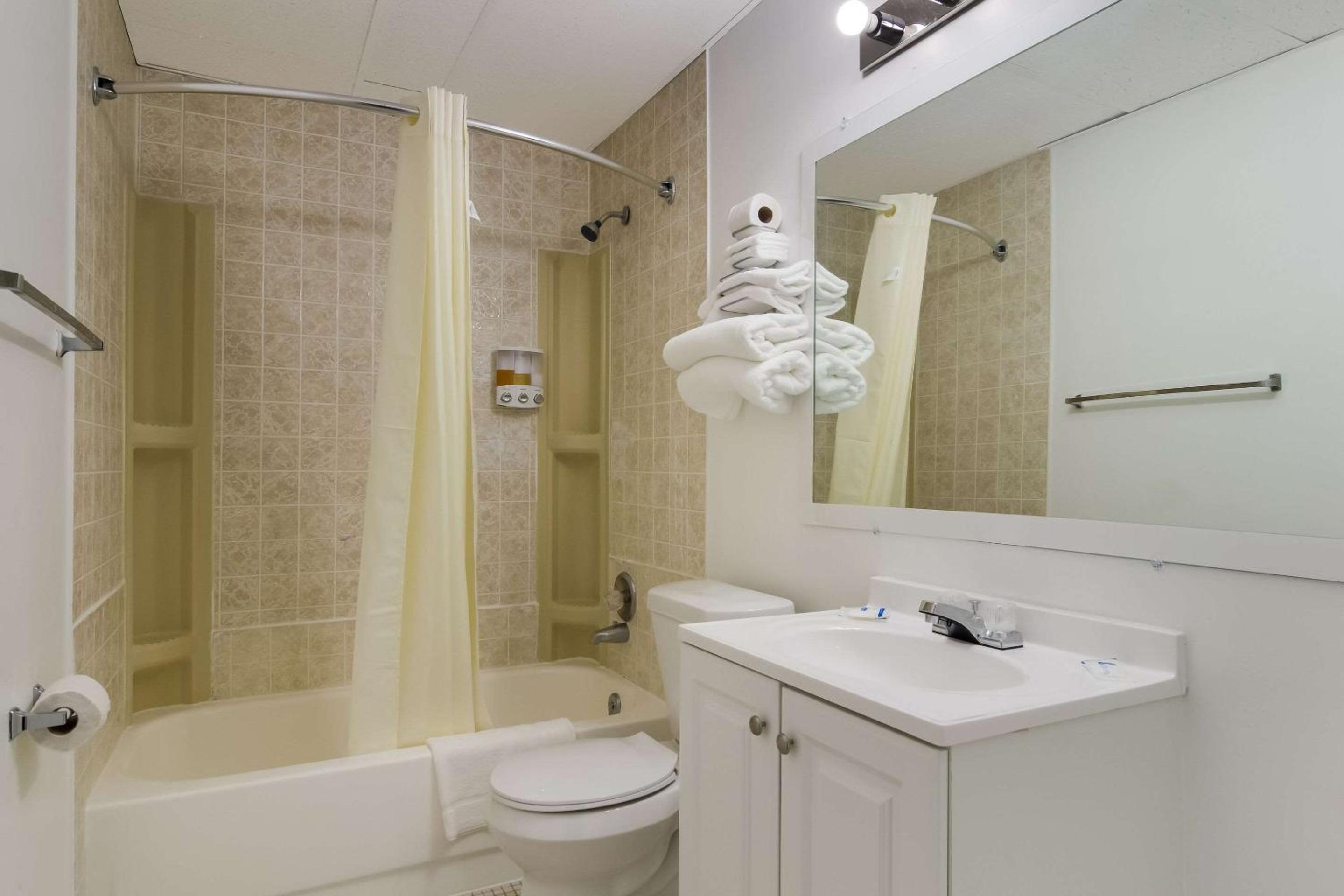 Rodeway Inn & Suites Sidney Historic Downtown I-80