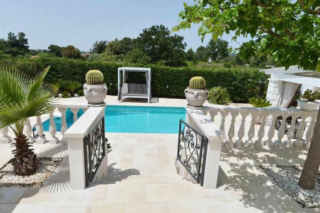 Luxury Vale Villa . view 4