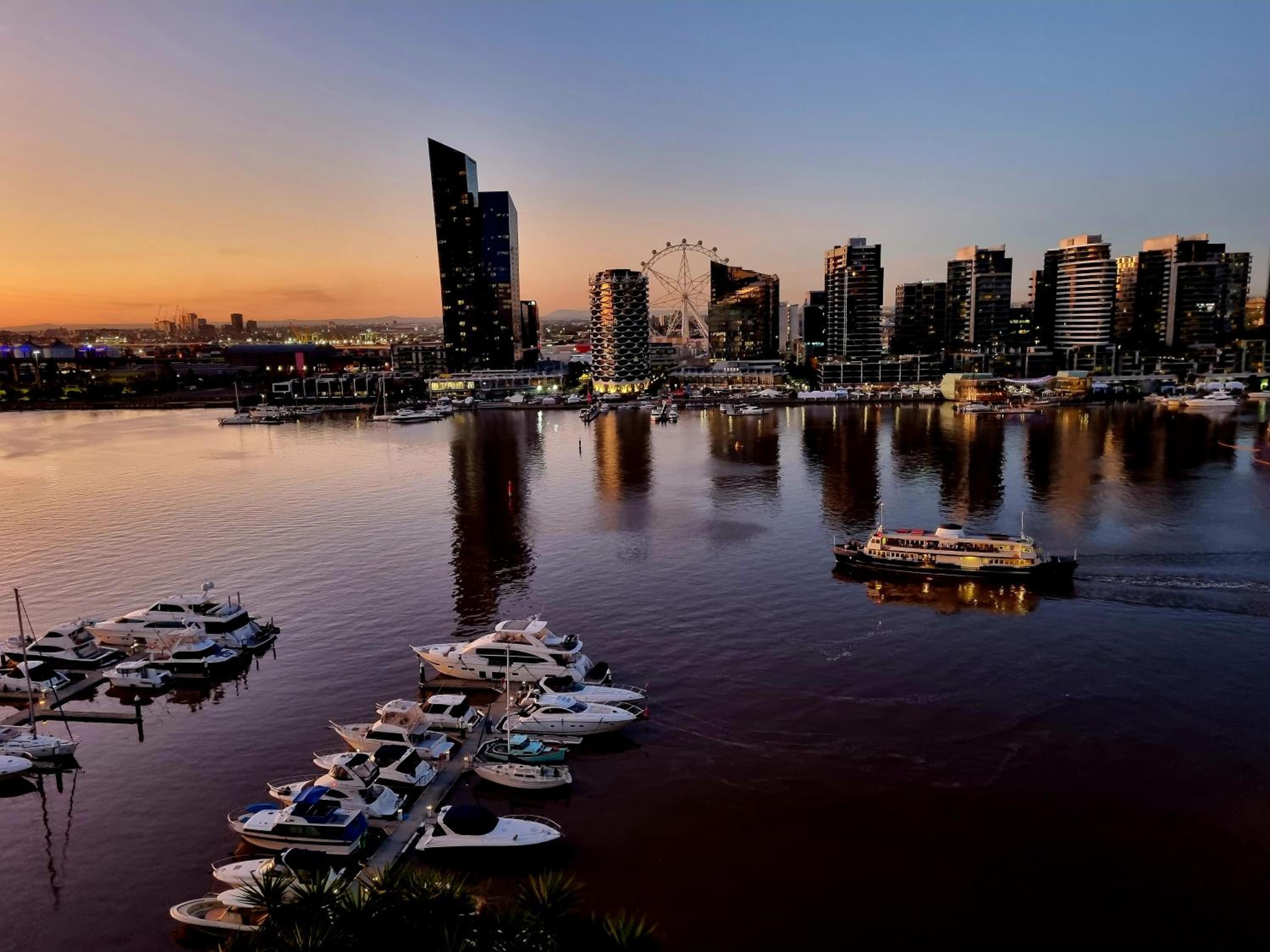Luxe Waterfront Melbourne