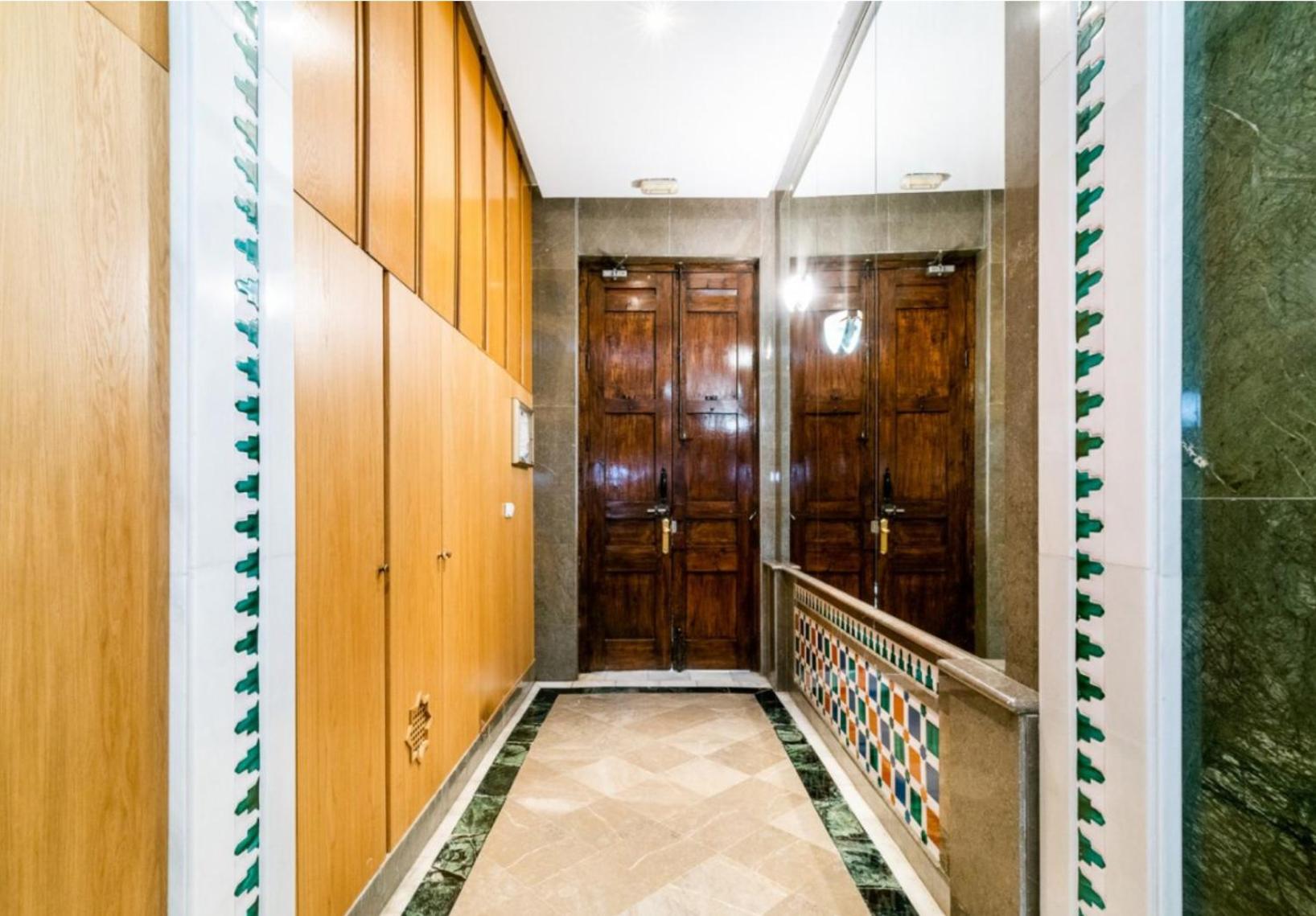 Apartamento con balcón en el centro histórico QH Reyes Católicos
