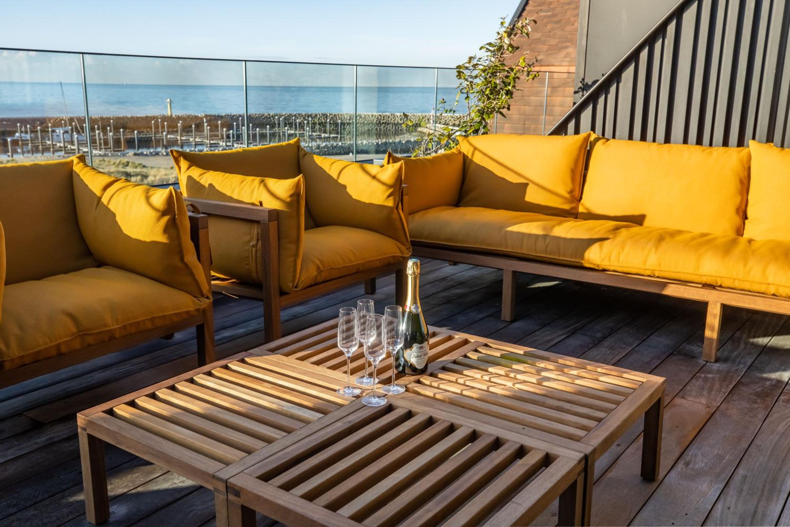 The Penthouse Nami, Branding, Ultra Luxurious Japanese Design Sea View