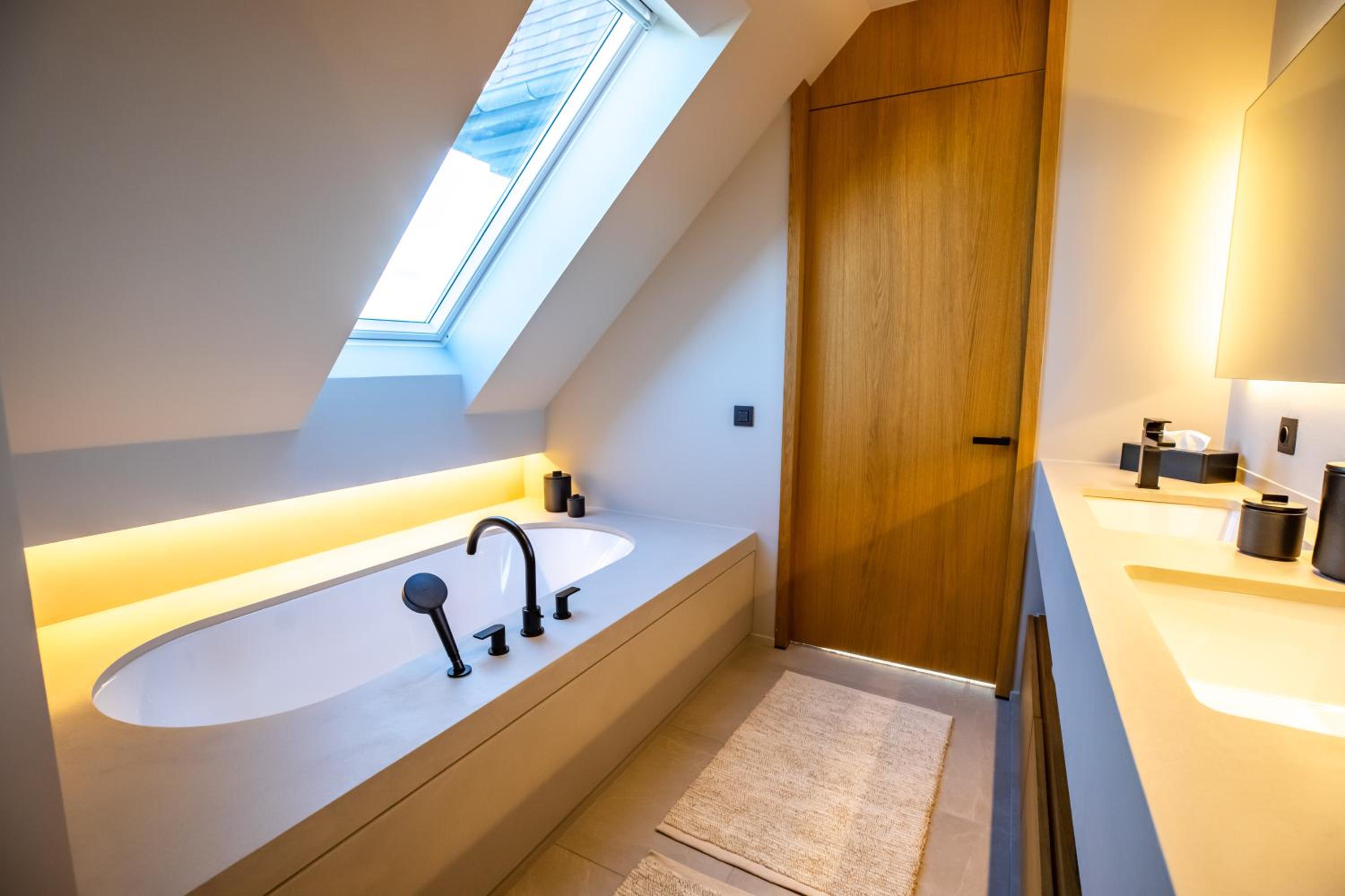 The Penthouse Nami, Branding, Ultra Luxurious Japanese Design Sea View