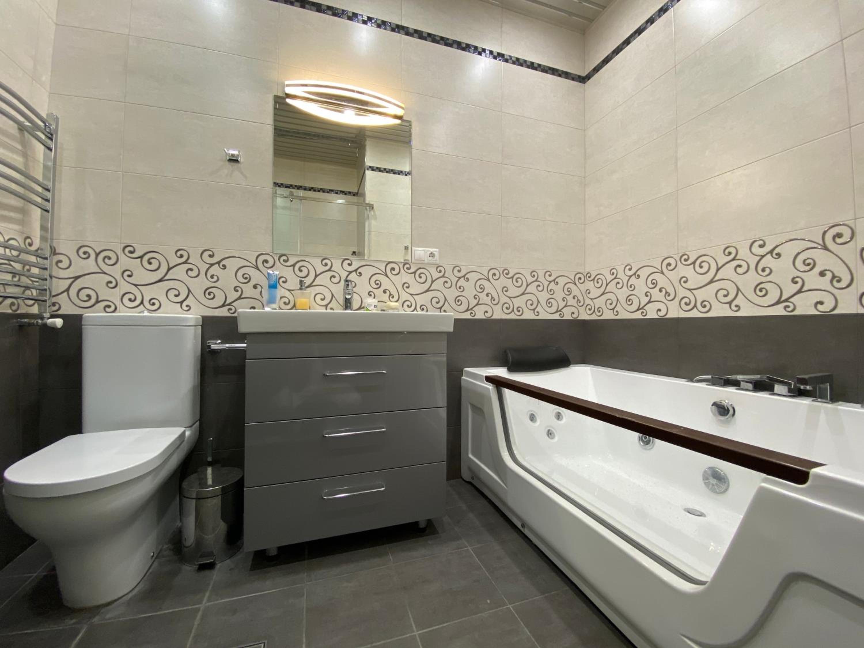Kajaznuni Street, 3 bedrooms Luxury & Unique apartment QA888