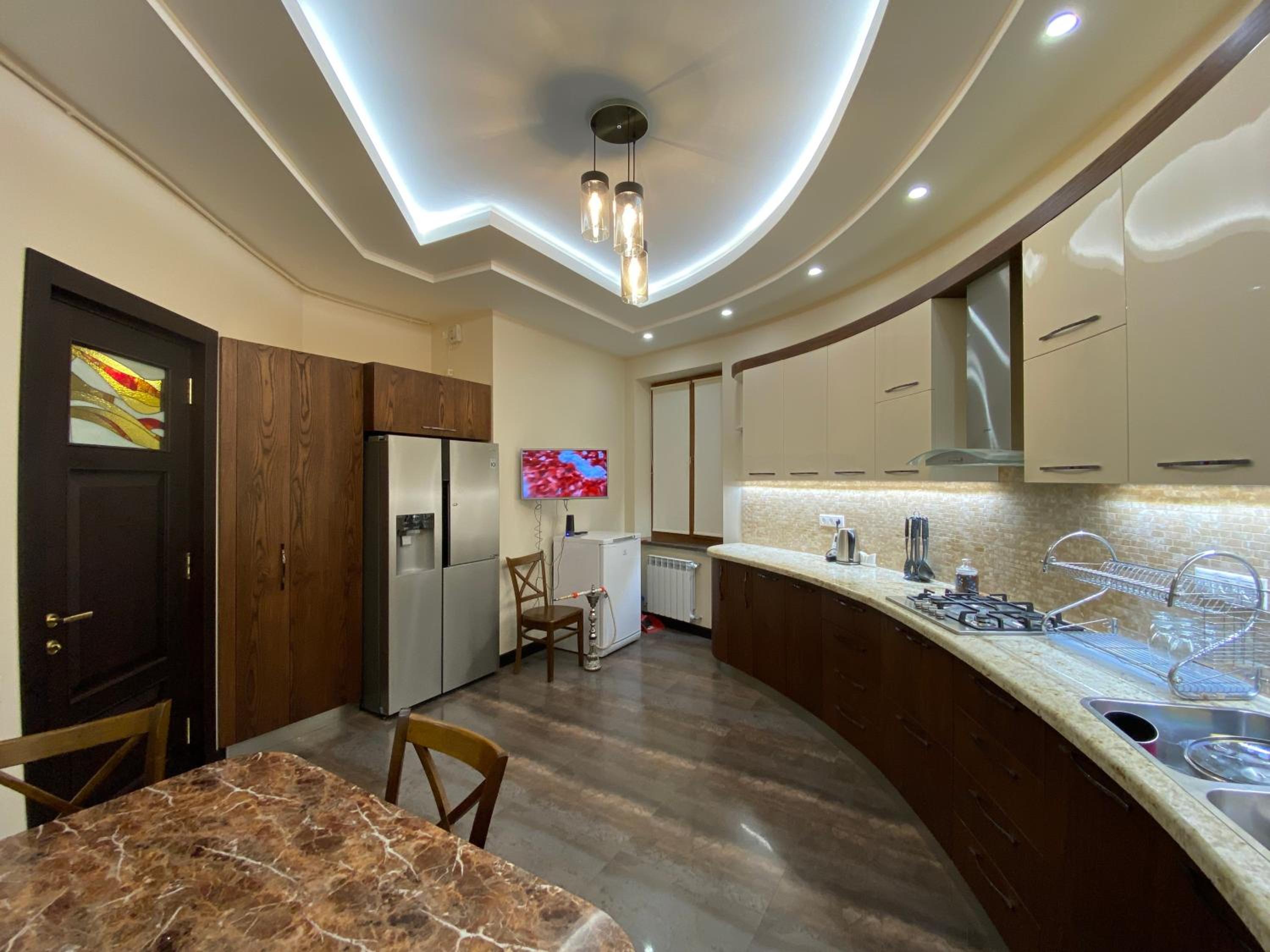 Kajaznuni Street, 3 bedrooms Luxury & Unique apartment QA888