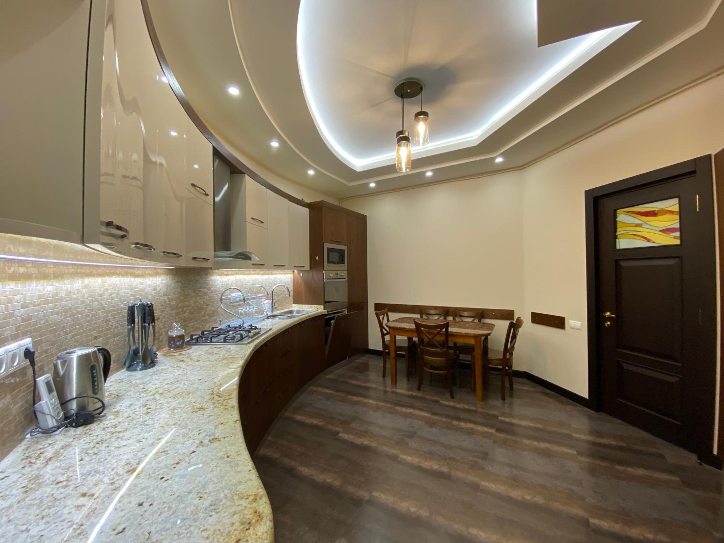 Kajaznuni Street, 3 bedrooms Luxury & Unique apartment QA888