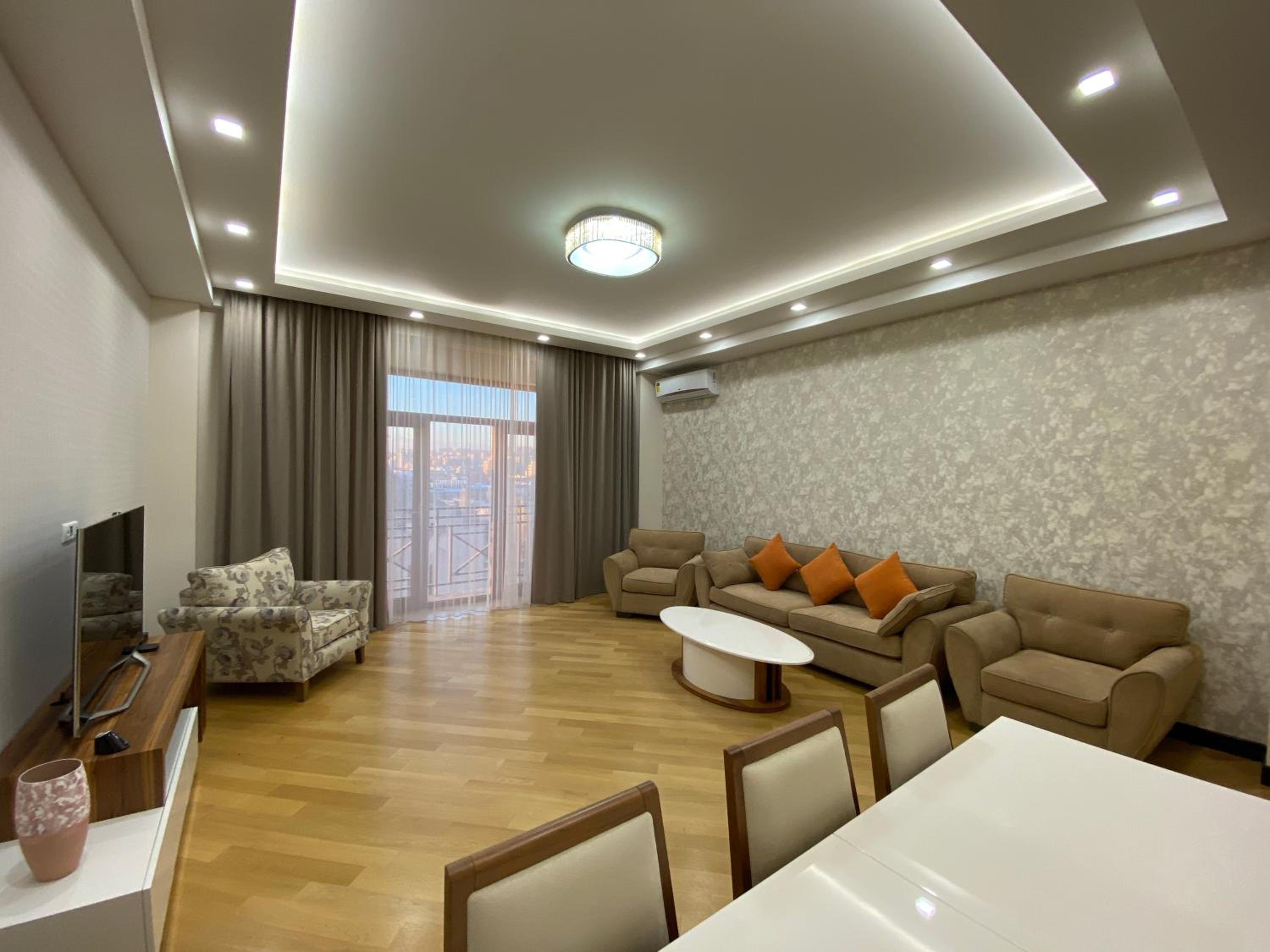 Kajaznuni Street, 3 bedrooms Luxury & Unique apartment QA888