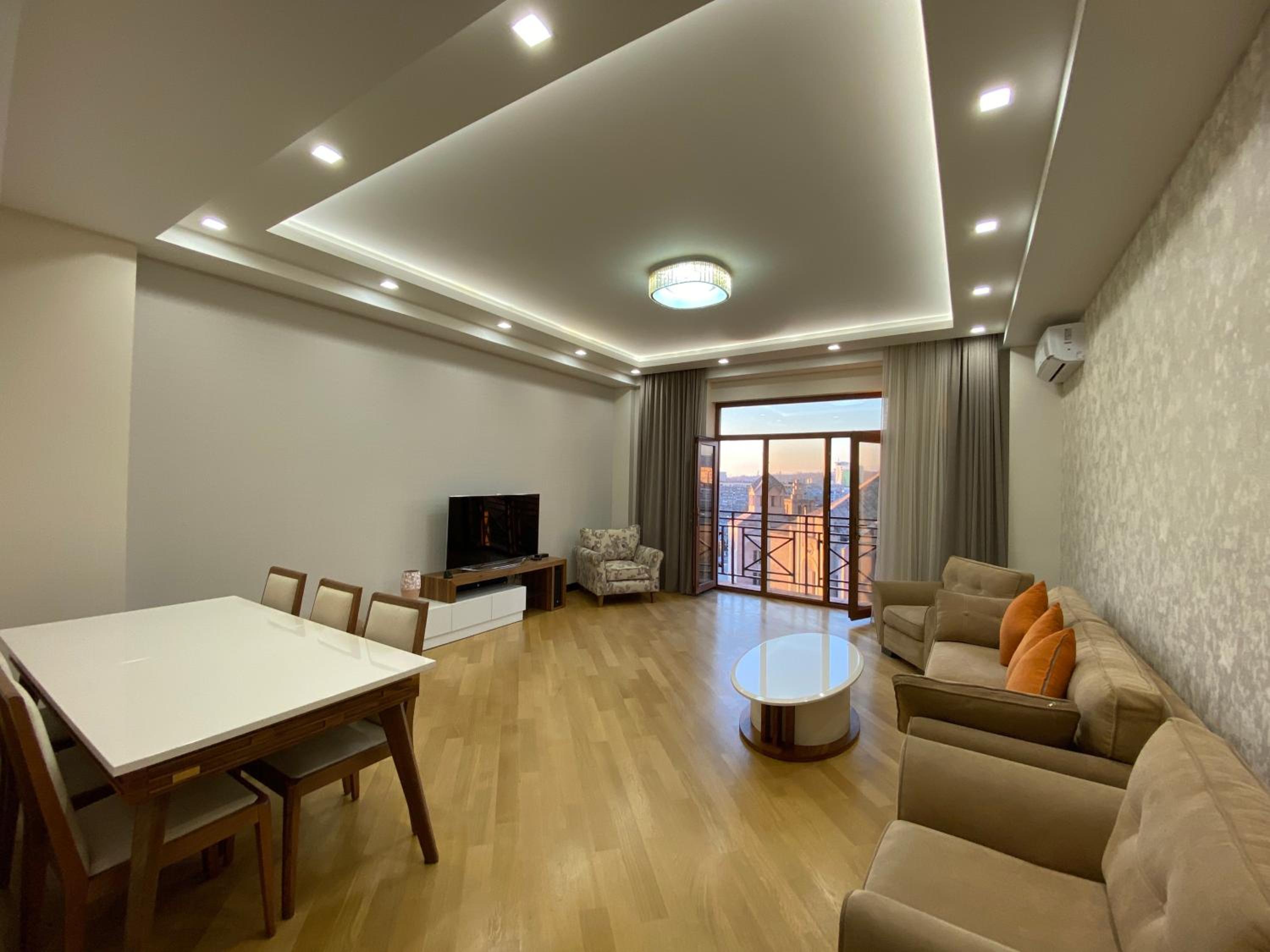 Kajaznuni Street, 3 bedrooms Luxury & Unique apartment QA888