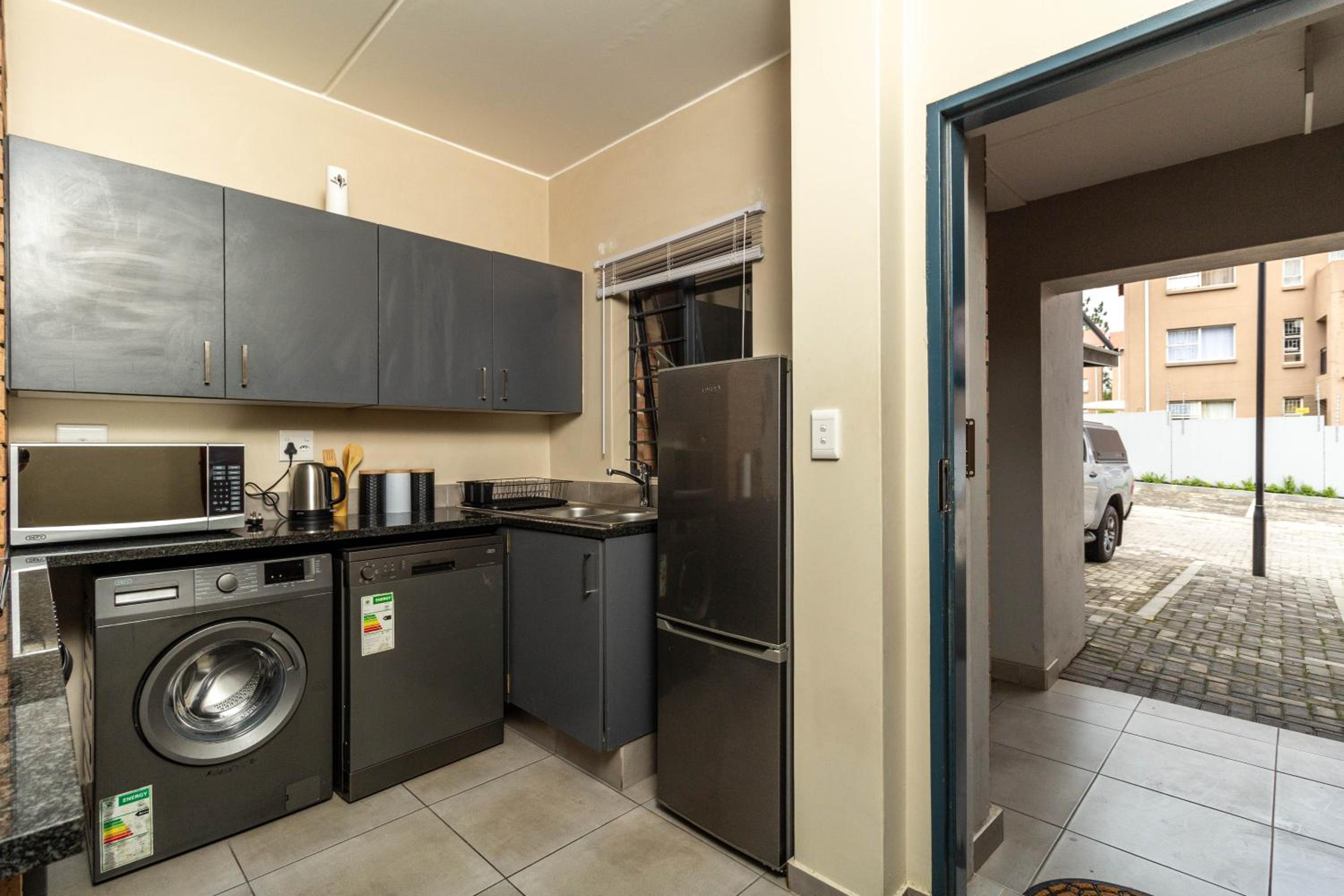 The Lillies Apt Midrand view 3
