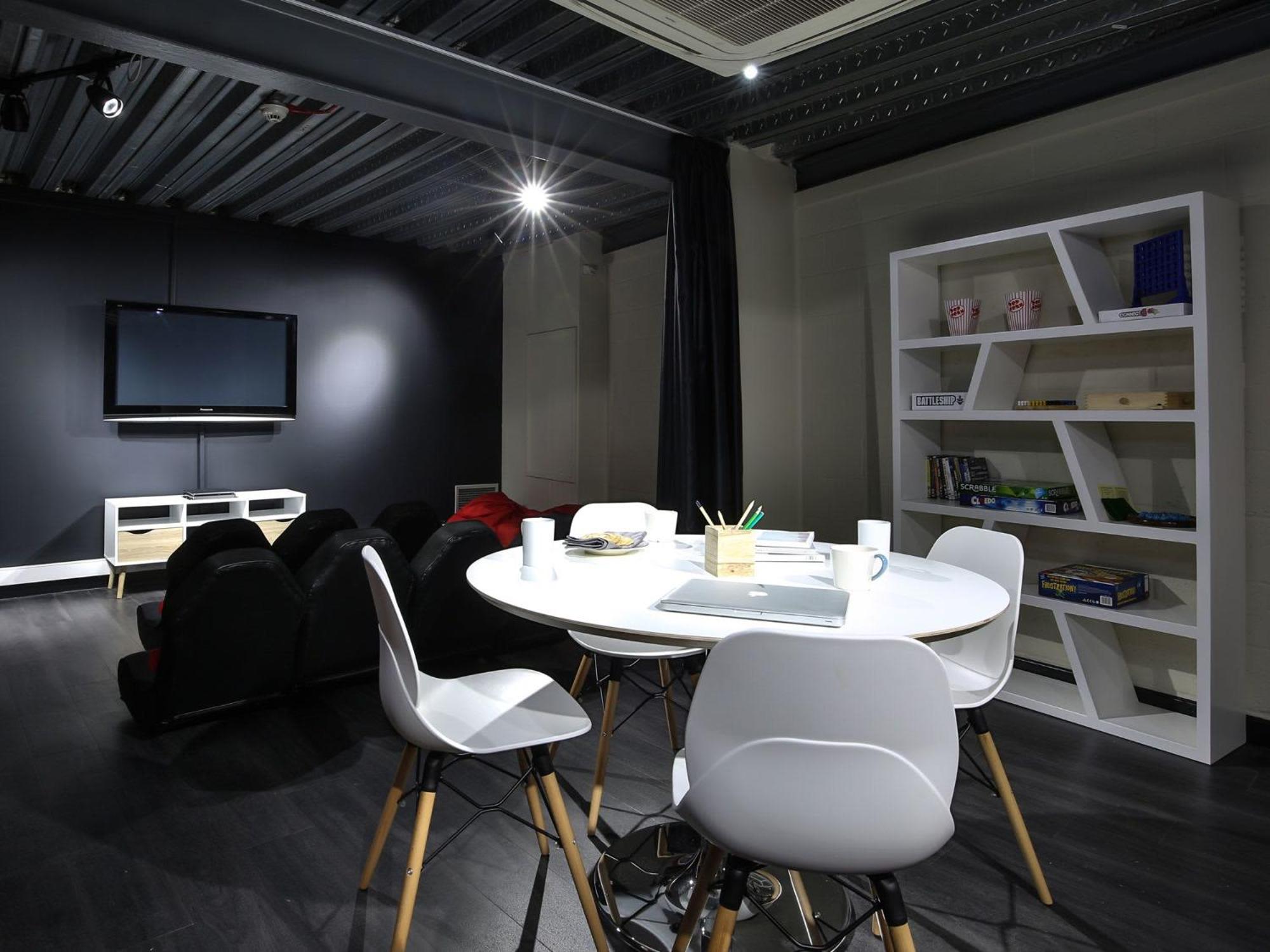 For Students Only Ensuite Bedrooms with Shared Kitchen at Broderick House in Birmingham City Centre