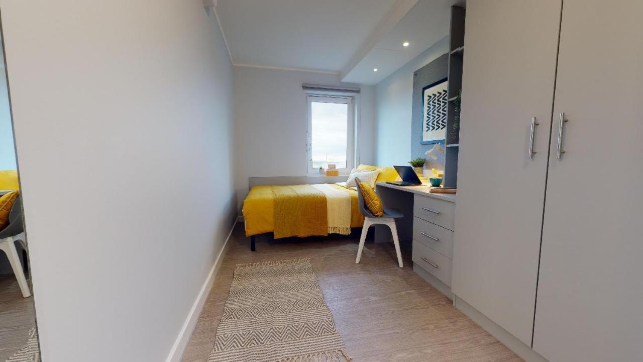 For Students Only Ensuite Bedrooms with Shared Kitchen at Broderick House in Birmingham City Centre