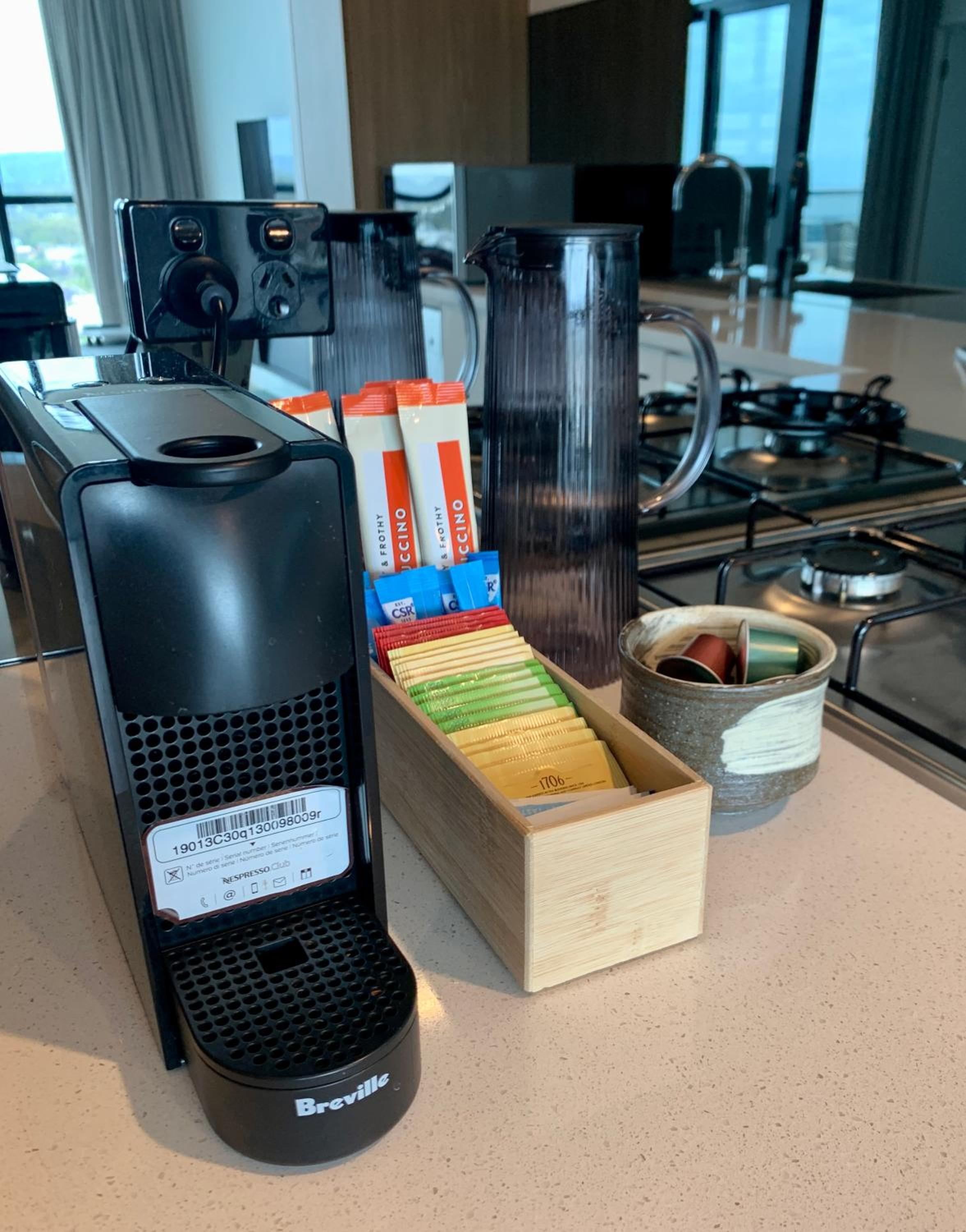 CBD Stunning High Floor View - FREE Parking FREE Netflix FREE Gym FREE Pool FREE Sauna FREE Coffee