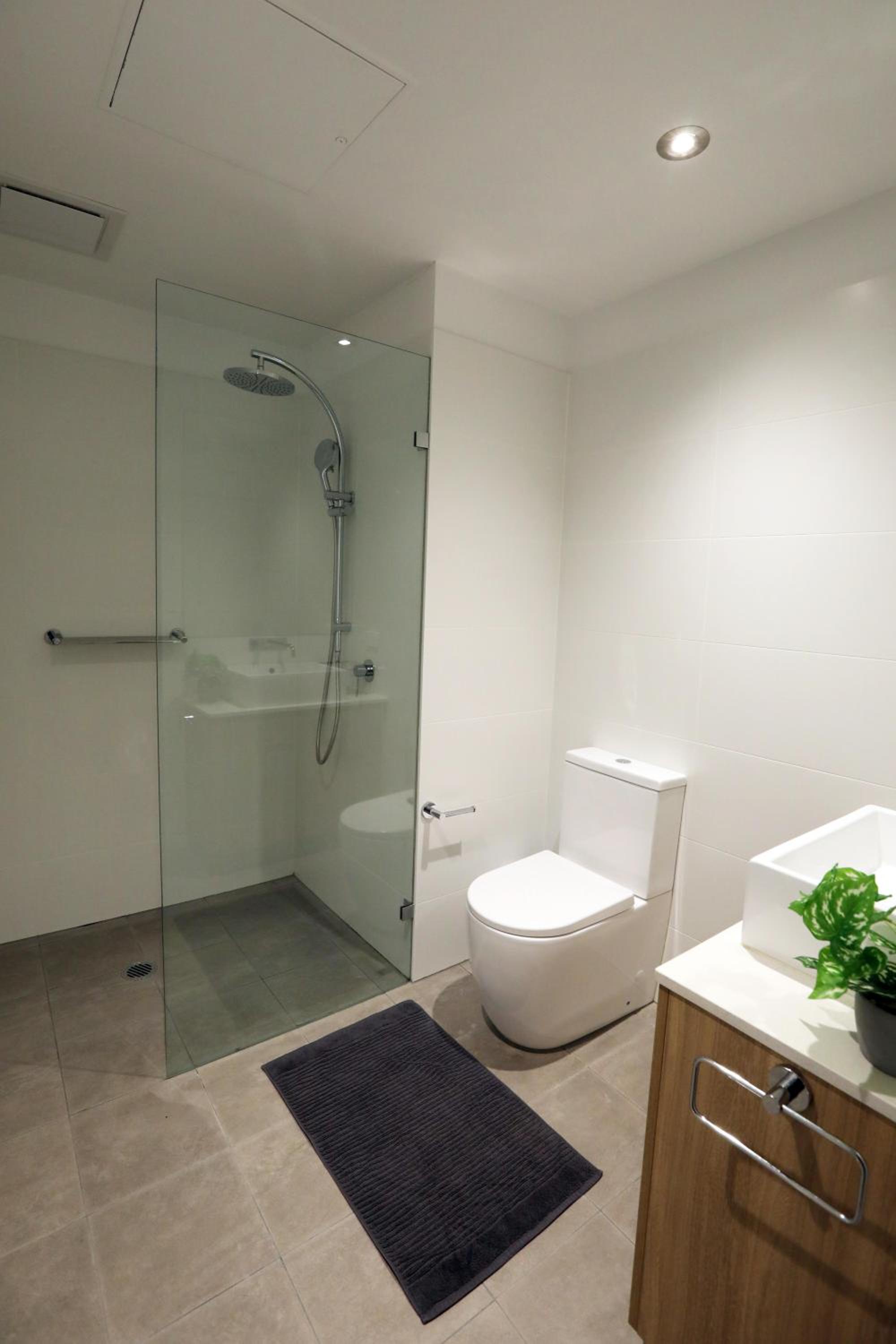 CBD Stunning High Floor View - FREE Parking FREE Netflix FREE Gym FREE Pool FREE Sauna FREE Coffee