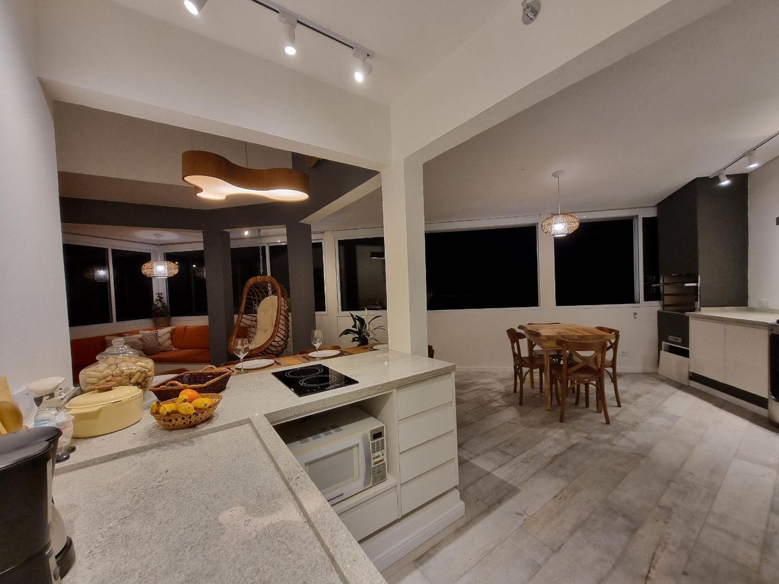 Casas com jacuzzi e churrasqueira a 500 metros da Praia do Perequê na Ilhabela