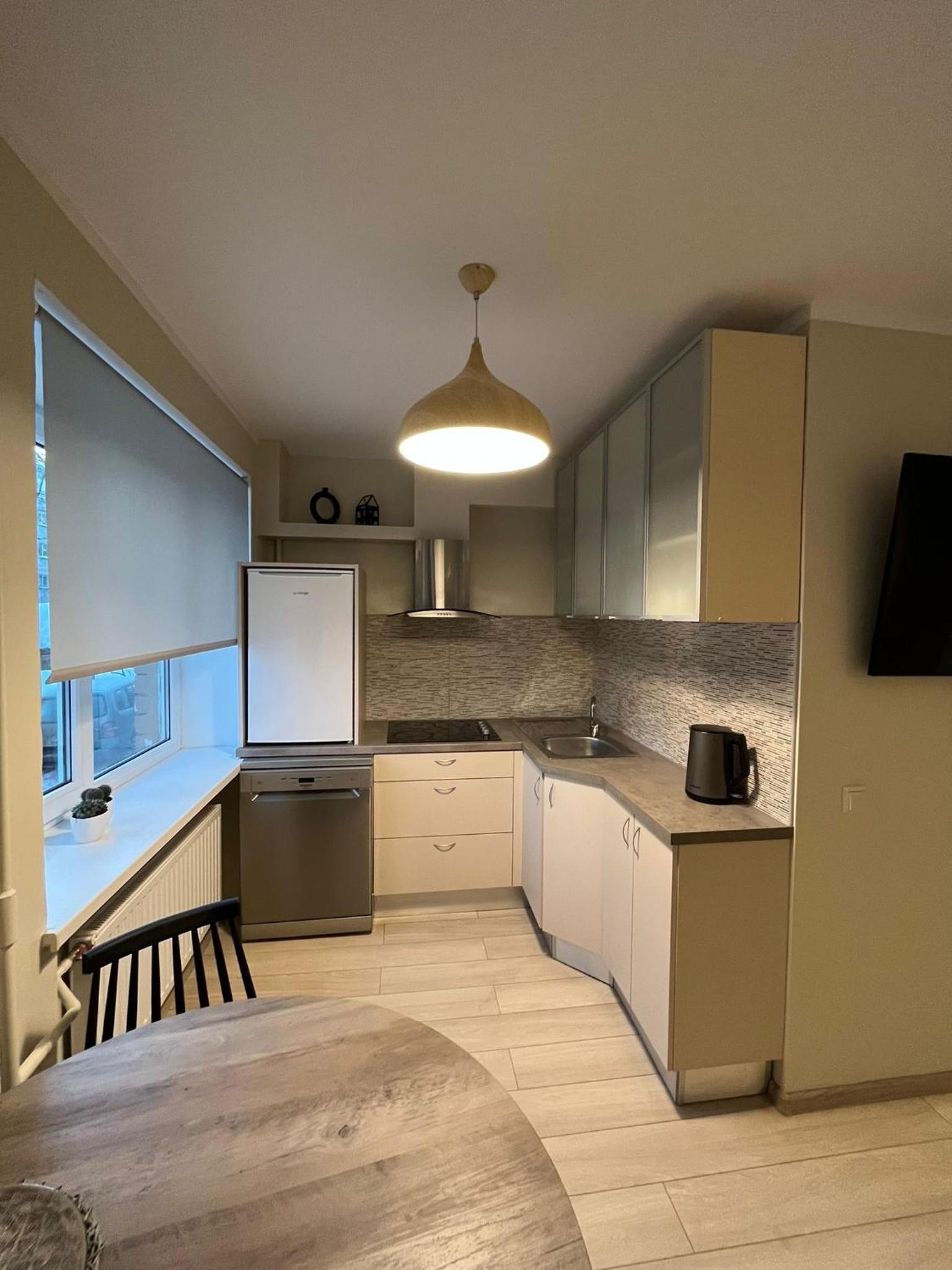 Beautiful Apartment Great Location FREE PARKING view 2