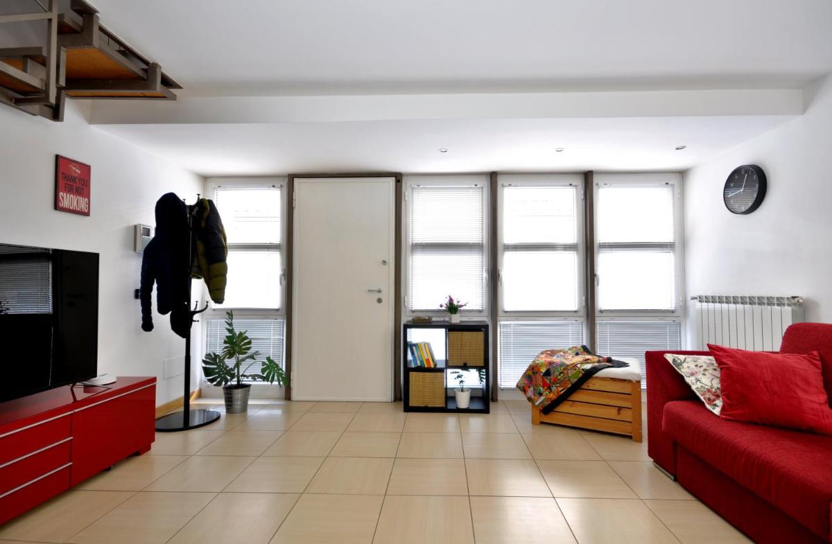 Loft ristrutturato vicino M4 Argonne - San Benigno