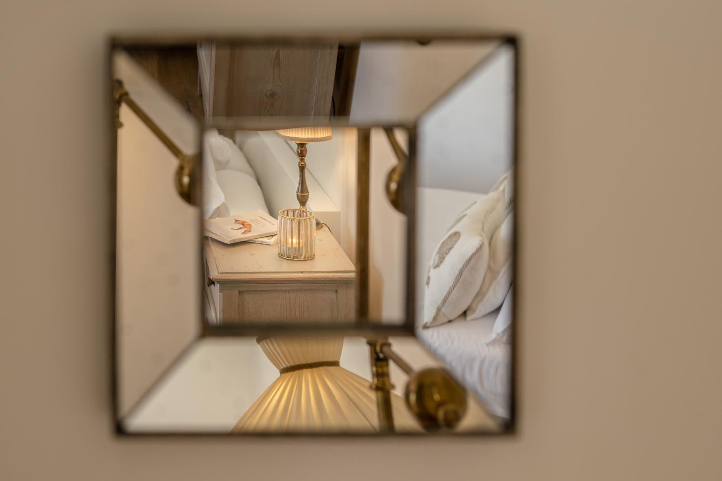 CasaVostra - Ambience Suites
