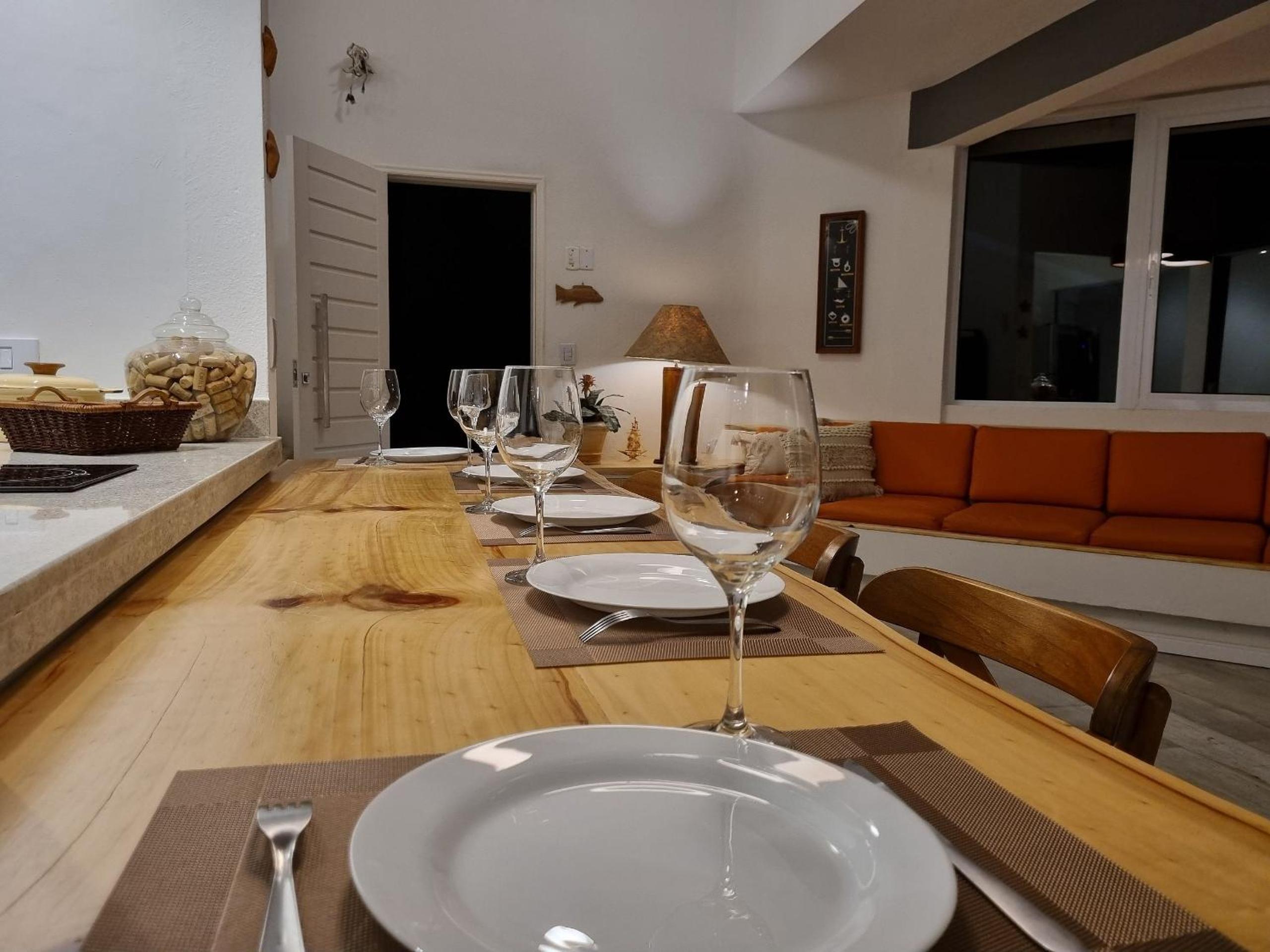 Casas com jacuzzi e churrasqueira a 500 metros da Praia do Perequê na Ilhabela