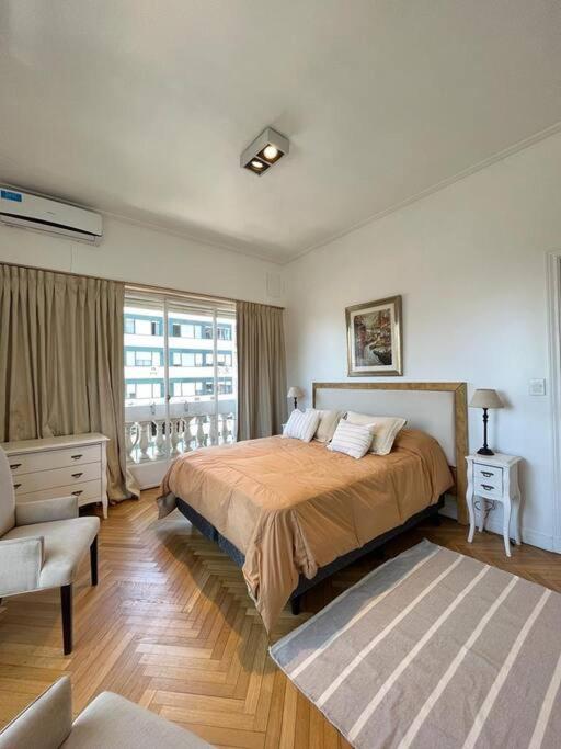 Parisian flat in the heart of Recoleta