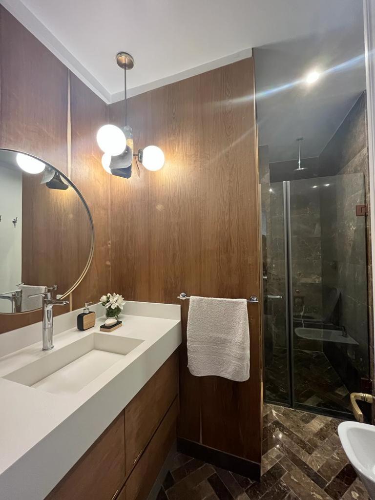 Parisian flat in the heart of Recoleta