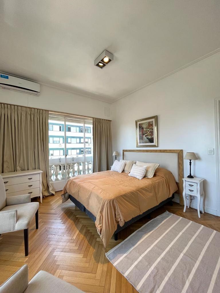 Parisian flat in the heart of Recoleta