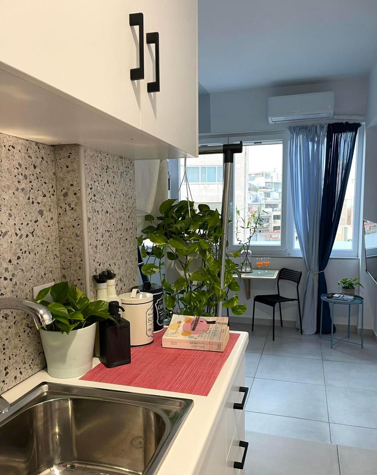 Ælis Suites in Psyrri - Rooftop Access & Acropolis View