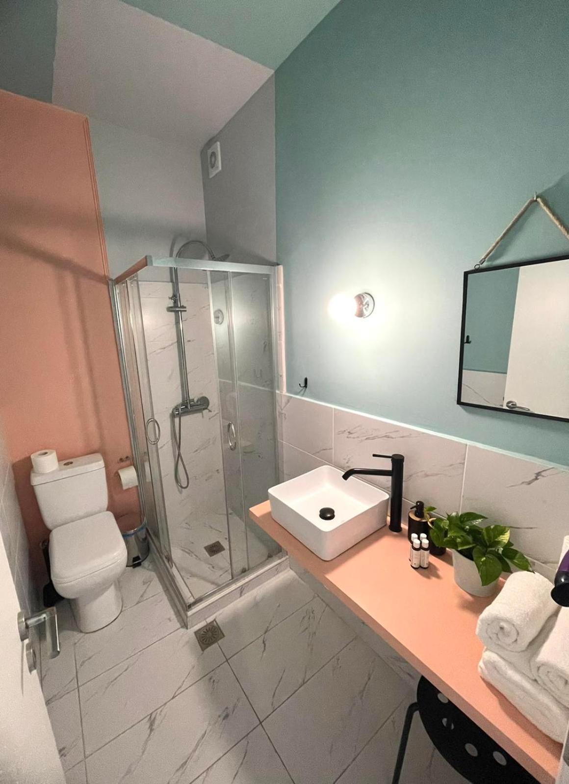 Ælis Suites in Psyrri - Rooftop Access & Acropolis View