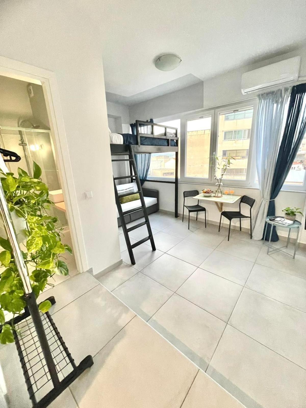 Ælis Suites in Psyrri - Rooftop Access & Acropolis View