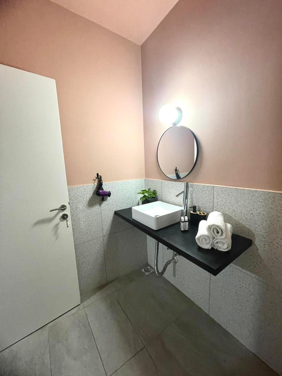 Ælis Suites in Psyrri - Rooftop Access & Acropolis View