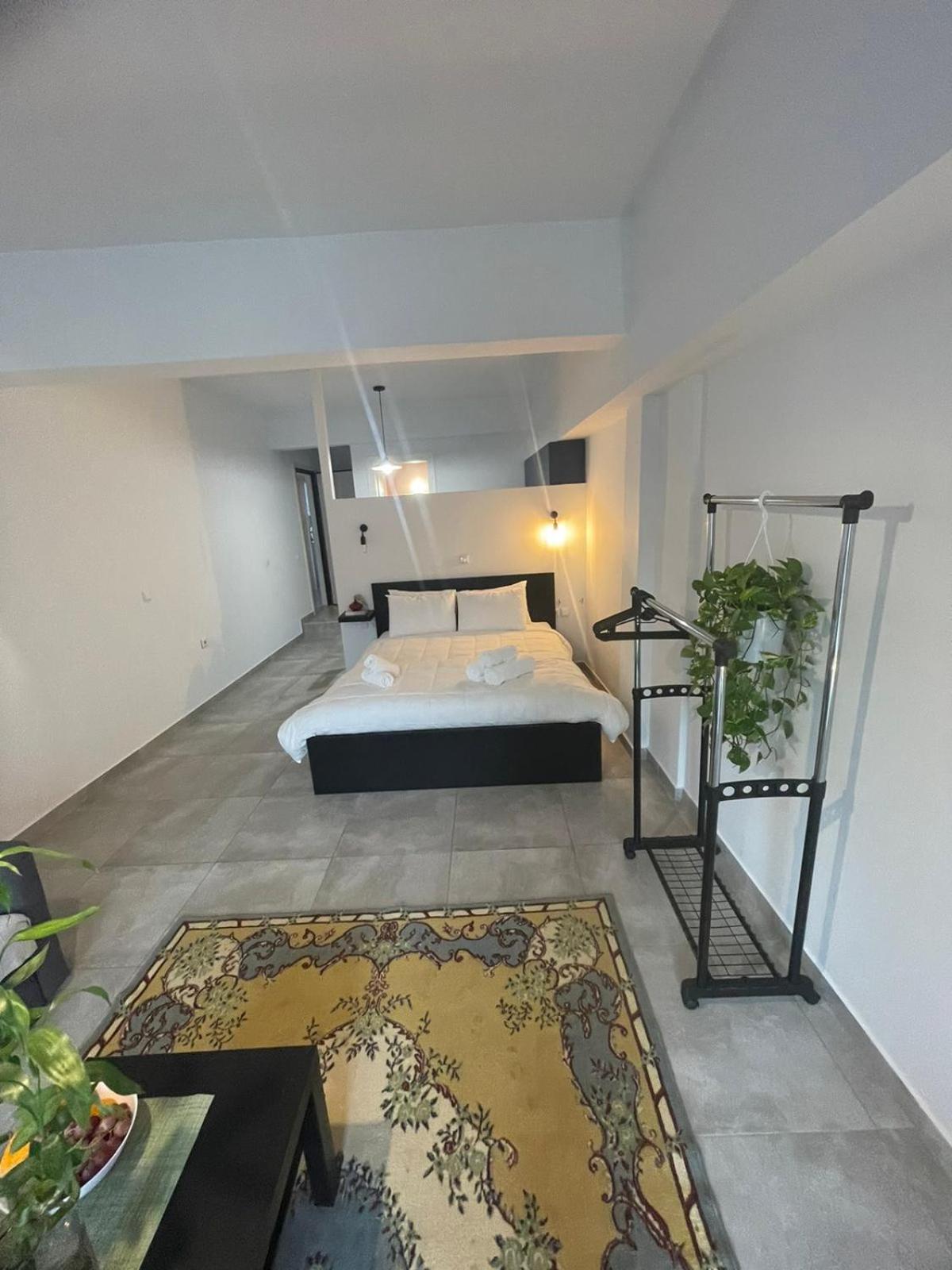 Ælis Suites in Psyrri - Rooftop Access & Acropolis View