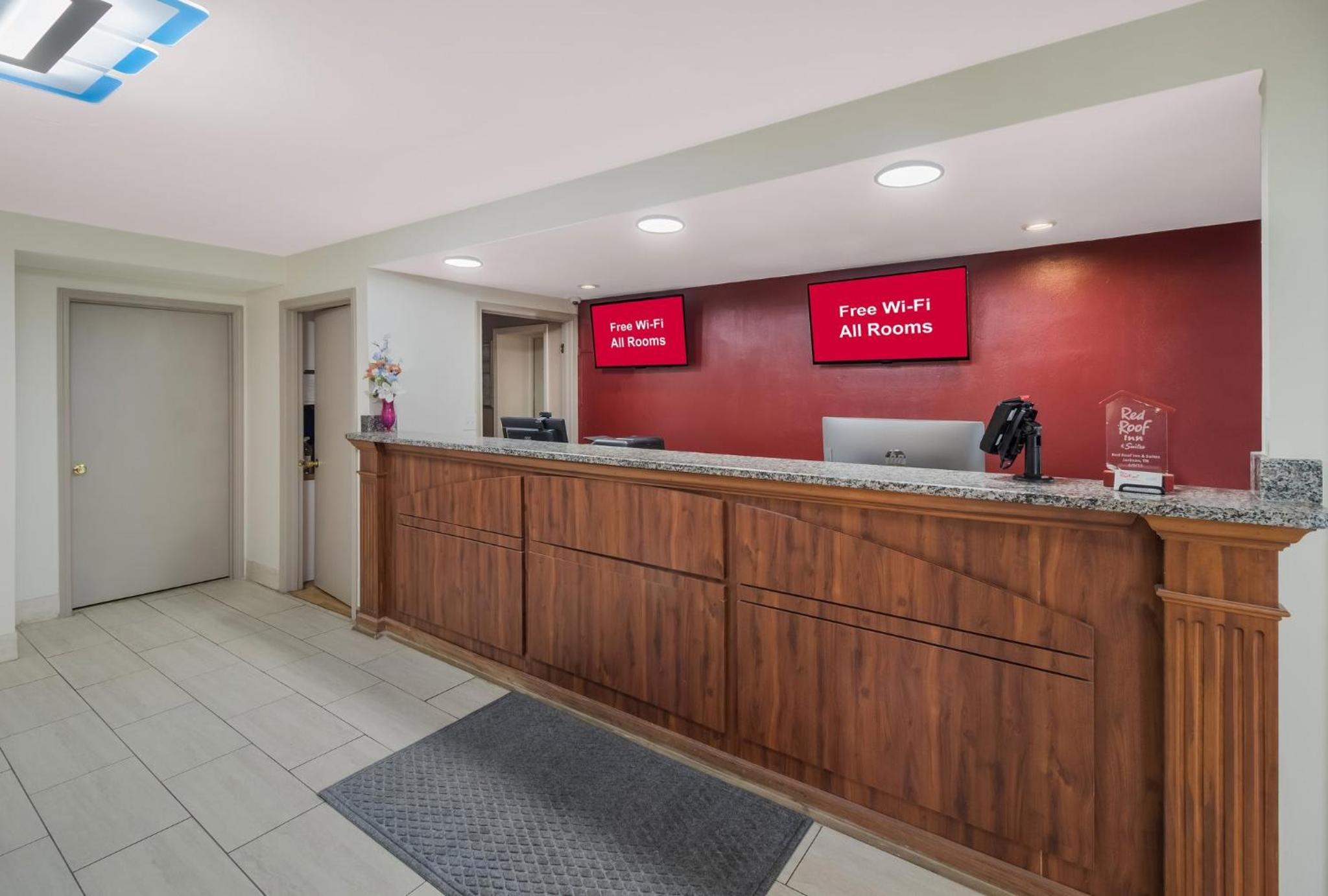Red Roof Inn & Suites Jackson, TN, Foto 12